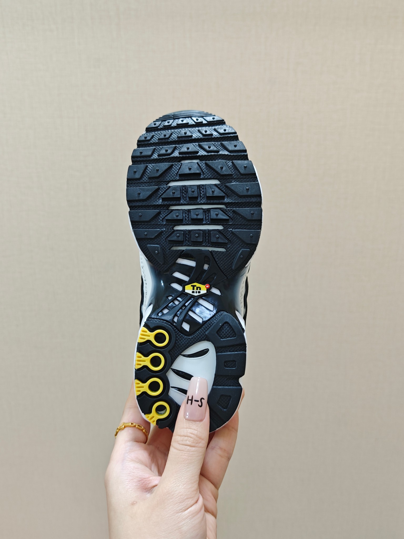 图片[6]-耐克 MAX plus全掌气垫儿童运动鞋 尺码：24-35码 超赞的全掌气垫，脚感超舒适👍🏻 优质鞋面拼接，质感满满💯 上学运动都是超合适单品❤️-选品中心