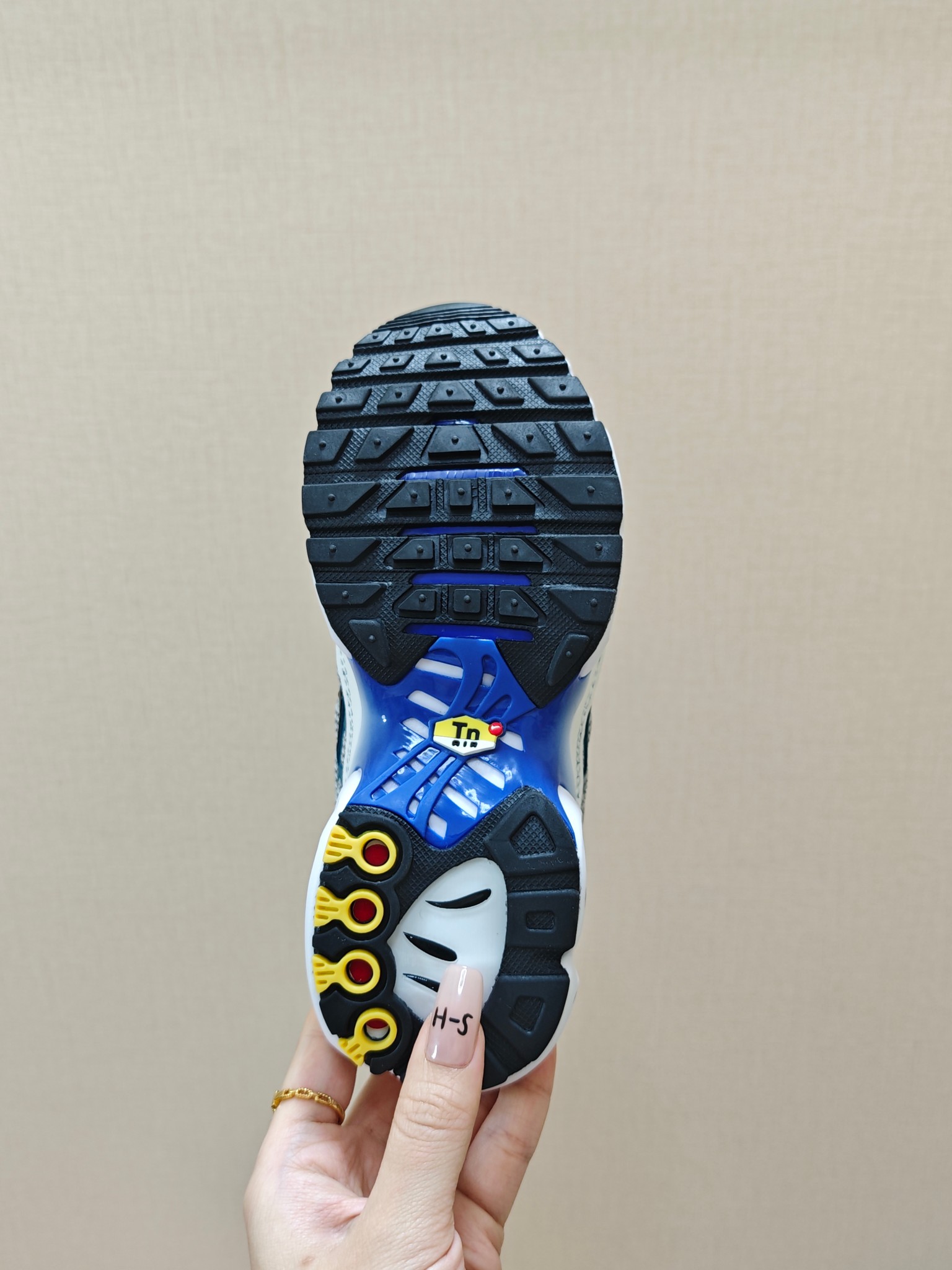 图片[6]-耐克 MAX plus全掌气垫儿童运动鞋 尺码：24-35码 超赞的全掌气垫，脚感超舒适👍🏻 优质鞋面拼接，质感满满💯 上学运动都是超合适单品❤️-选品中心