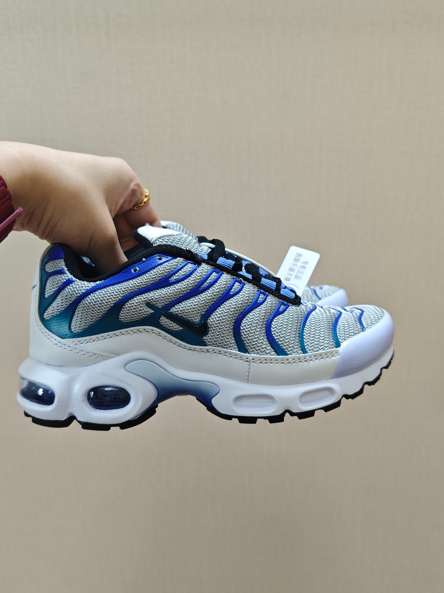 图片[8]-耐克 MAX plus全掌气垫儿童运动鞋 尺码：24-35码 超赞的全掌气垫，脚感超舒适👍🏻 优质鞋面拼接，质感满满💯 上学运动都是超合适单品❤️-选品中心