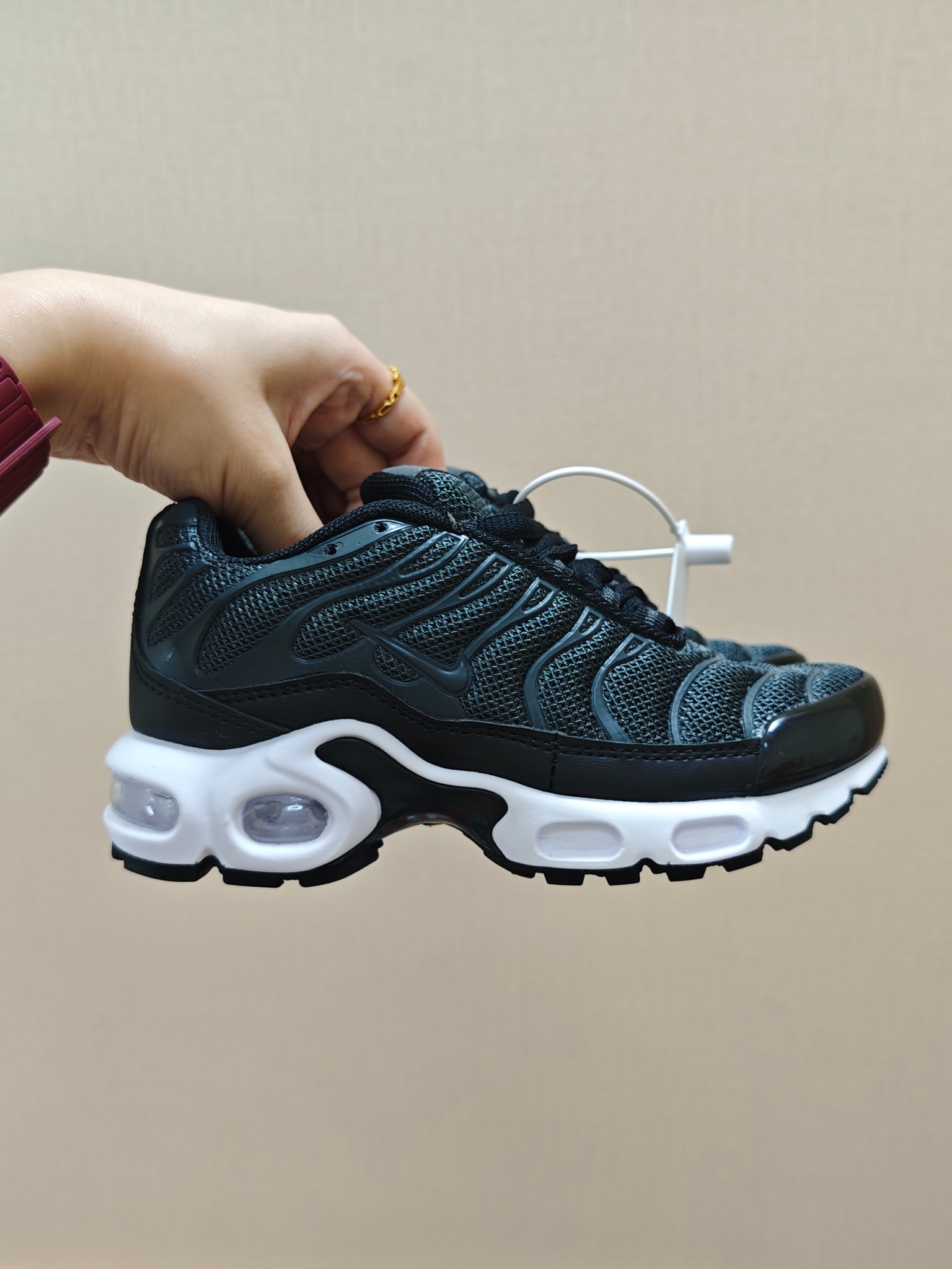 图片[8]-耐克 MAX plus全掌气垫儿童运动鞋 尺码：24-35码 超赞的全掌气垫，脚感超舒适👍🏻 优质鞋面拼接，质感满满💯 上学运动都是超合适单品❤️-选品中心