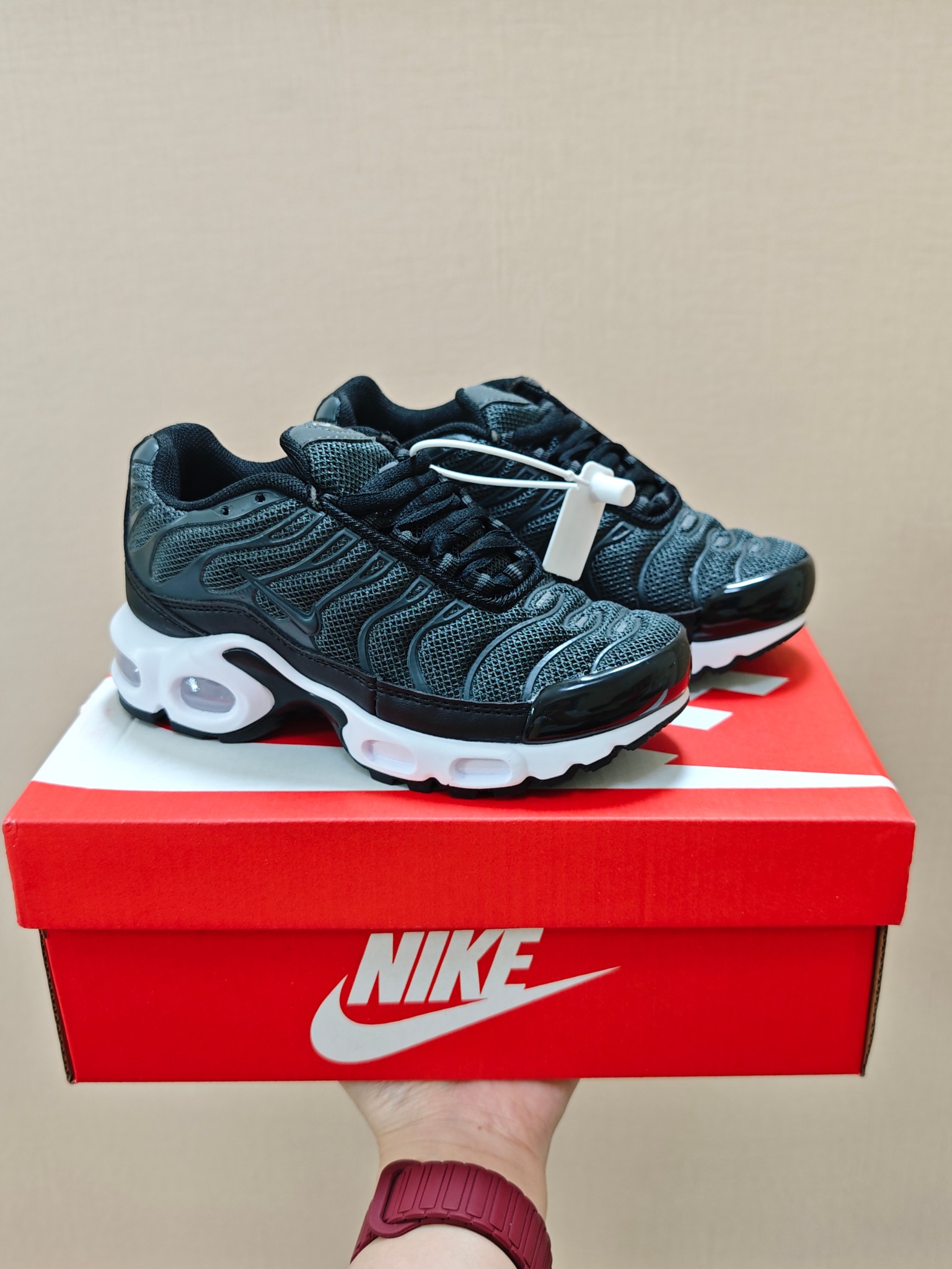 图片[9]-耐克 MAX plus全掌气垫儿童运动鞋 尺码：24-35码 超赞的全掌气垫，脚感超舒适👍🏻 优质鞋面拼接，质感满满💯 上学运动都是超合适单品❤️-选品中心