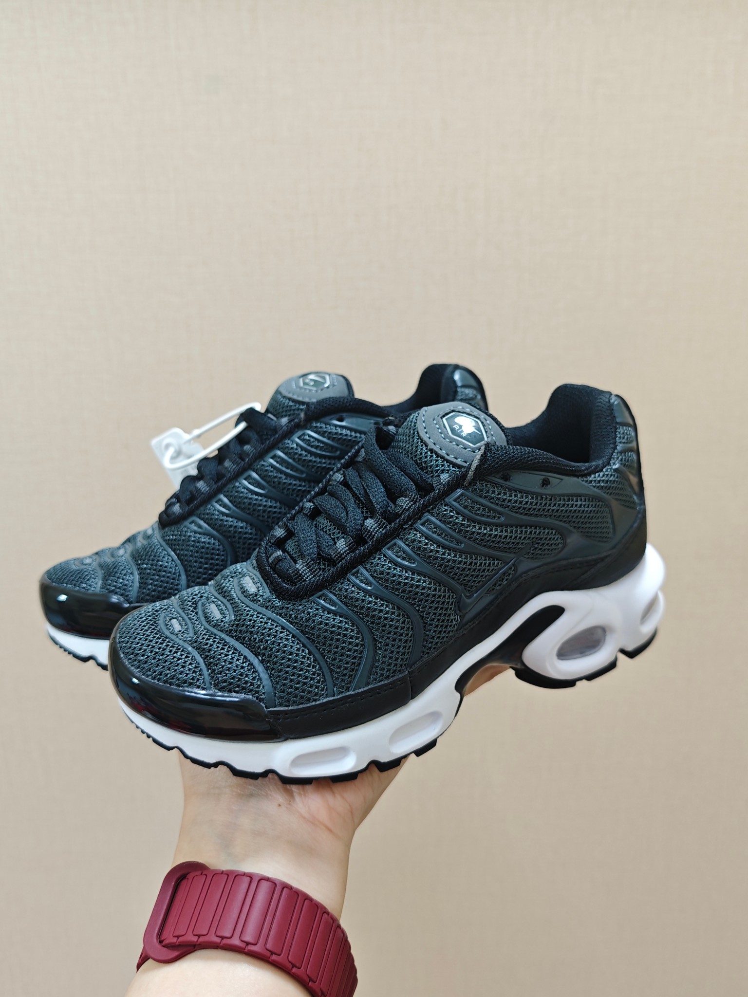 图片[7]-耐克 MAX plus全掌气垫儿童运动鞋 尺码：24-35码 超赞的全掌气垫，脚感超舒适👍🏻 优质鞋面拼接，质感满满💯 上学运动都是超合适单品❤️-选品中心