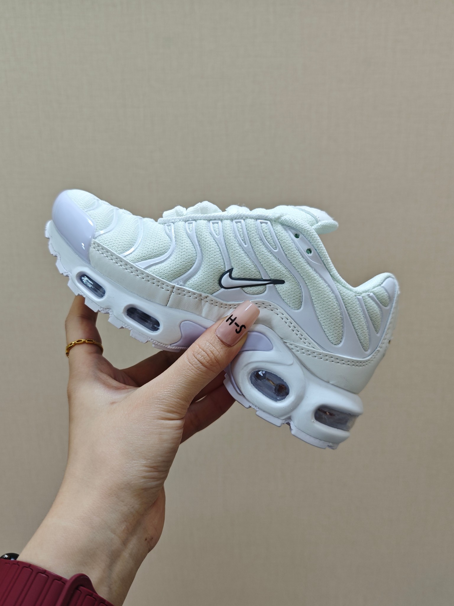 图片[2]-耐克 MAX plus全掌气垫儿童运动鞋 尺码：24-35码 超赞的全掌气垫，脚感超舒适👍🏻 优质鞋面拼接，质感满满💯 上学运动都是超合适单品❤️-选品中心