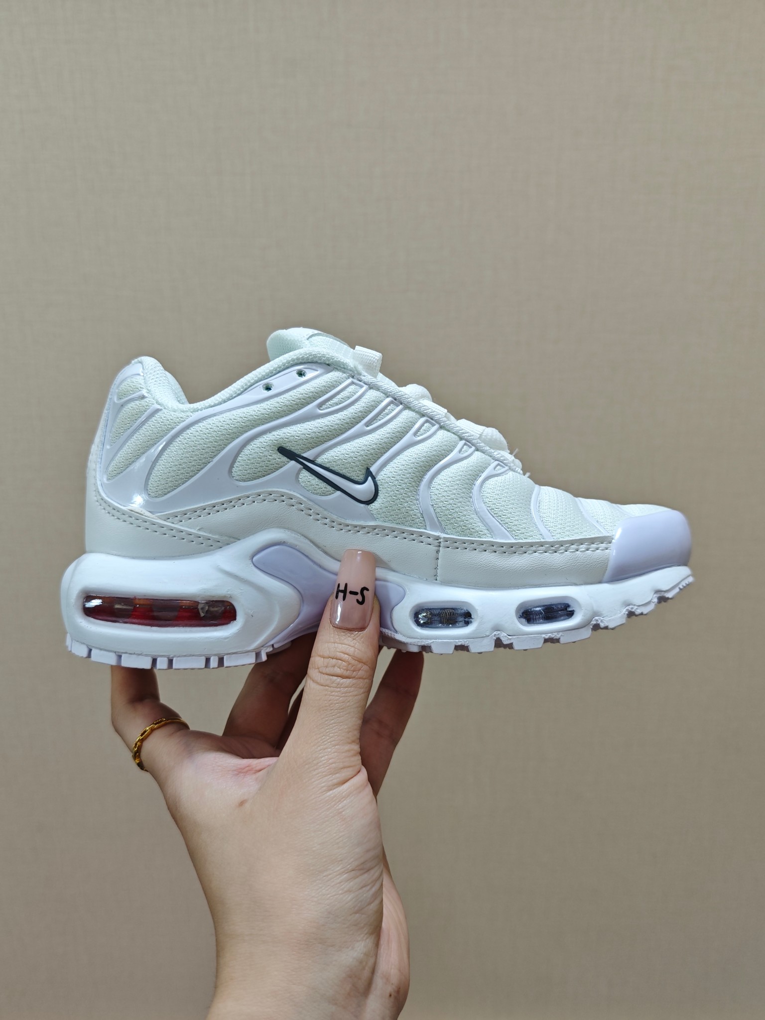 图片[3]-耐克 MAX plus全掌气垫儿童运动鞋 尺码：24-35码 超赞的全掌气垫，脚感超舒适👍🏻 优质鞋面拼接，质感满满💯 上学运动都是超合适单品❤️-选品中心