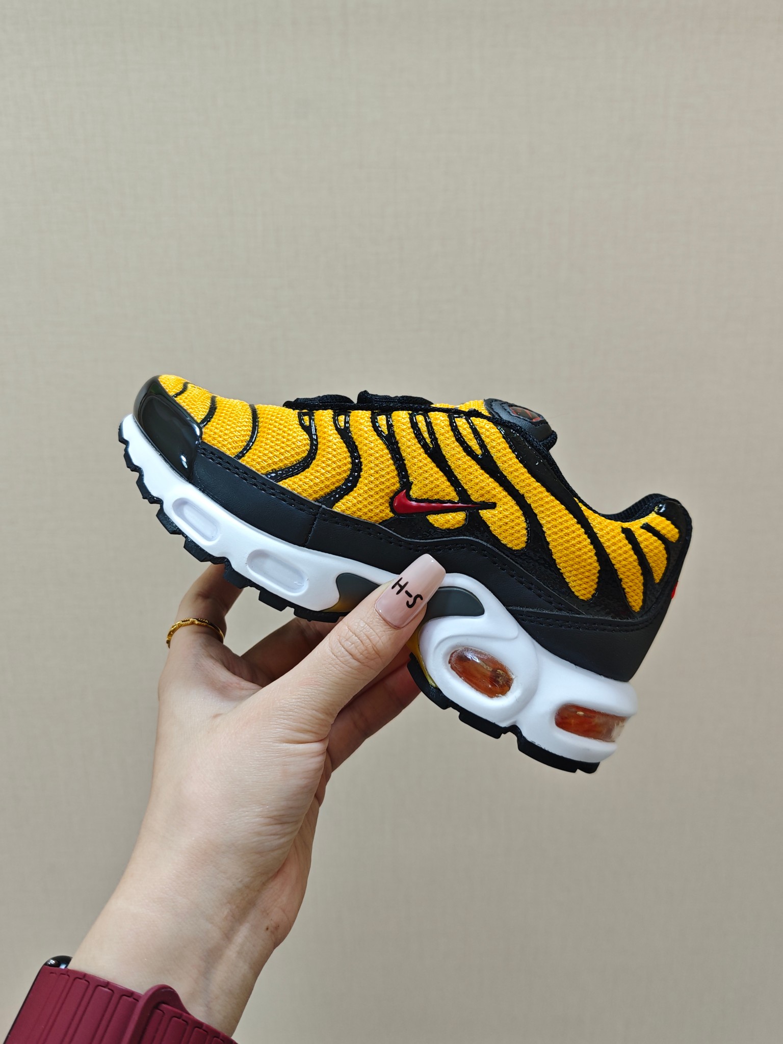 图片[2]-耐克 MAX plus全掌气垫儿童运动鞋 尺码：24-35码 超赞的全掌气垫，脚感超舒适👍🏻 优质鞋面拼接，质感满满💯 上学运动都是超合适单品❤️-选品中心