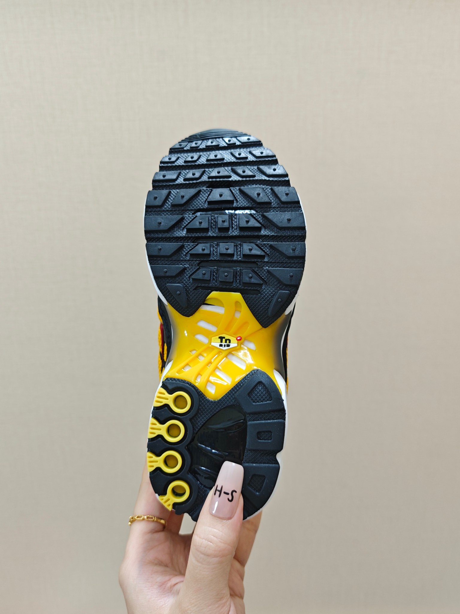 图片[6]-耐克 MAX plus全掌气垫儿童运动鞋 尺码：24-35码 超赞的全掌气垫，脚感超舒适👍🏻 优质鞋面拼接，质感满满💯 上学运动都是超合适单品❤️-选品中心