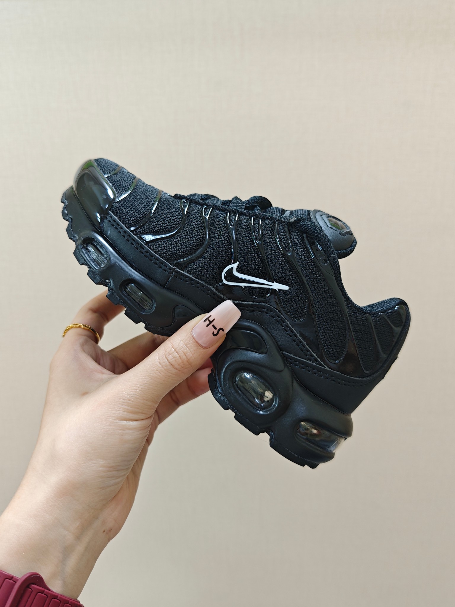 图片[2]-耐克 MAX plus全掌气垫儿童运动鞋 尺码：24-35码 超赞的全掌气垫，脚感超舒适👍🏻 优质鞋面拼接，质感满满💯 上学运动都是超合适单品❤️-选品中心