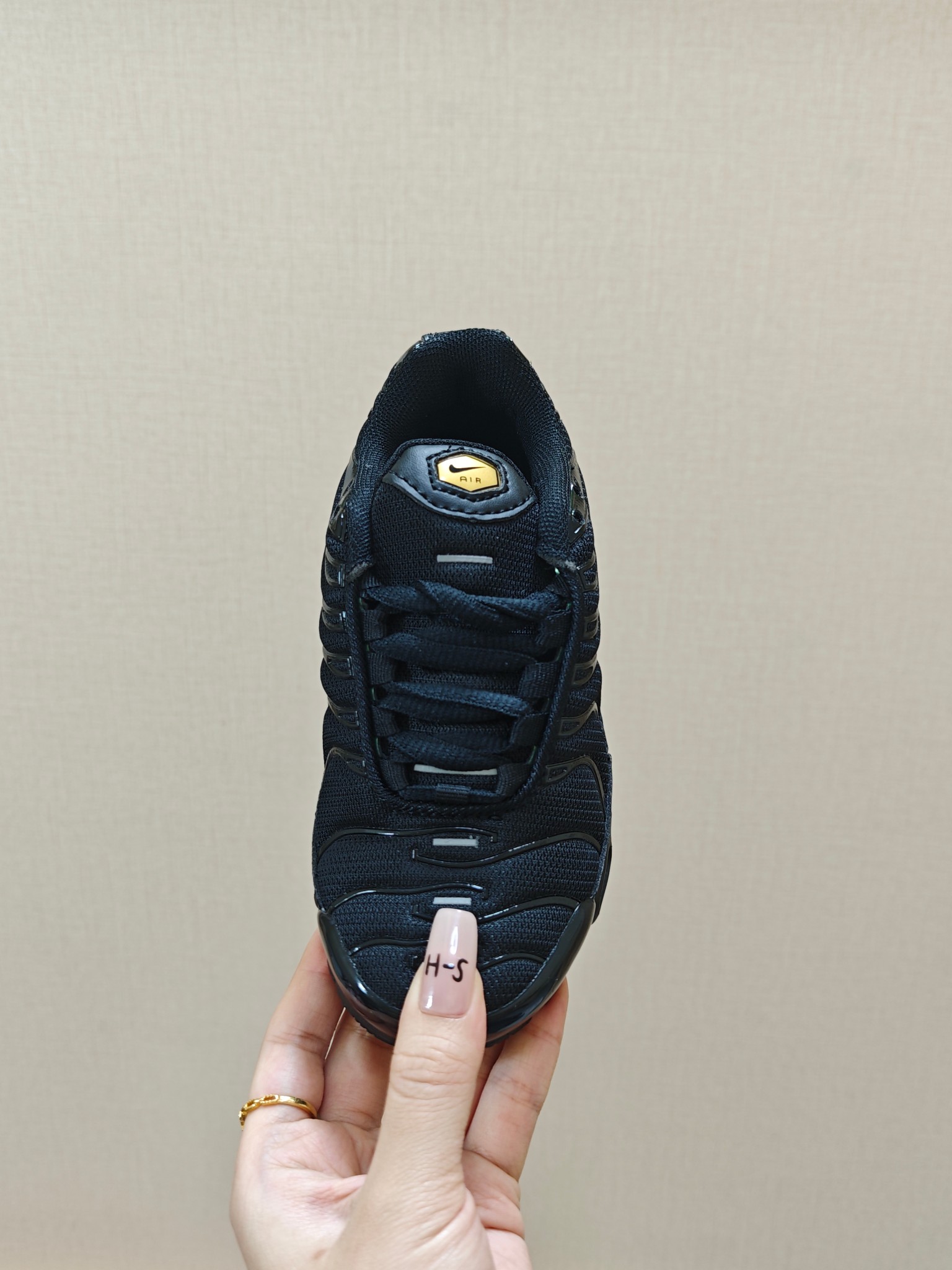 图片[4]-耐克 MAX plus全掌气垫儿童运动鞋 尺码：24-35码 超赞的全掌气垫，脚感超舒适👍🏻 优质鞋面拼接，质感满满💯 上学运动都是超合适单品❤️-选品中心