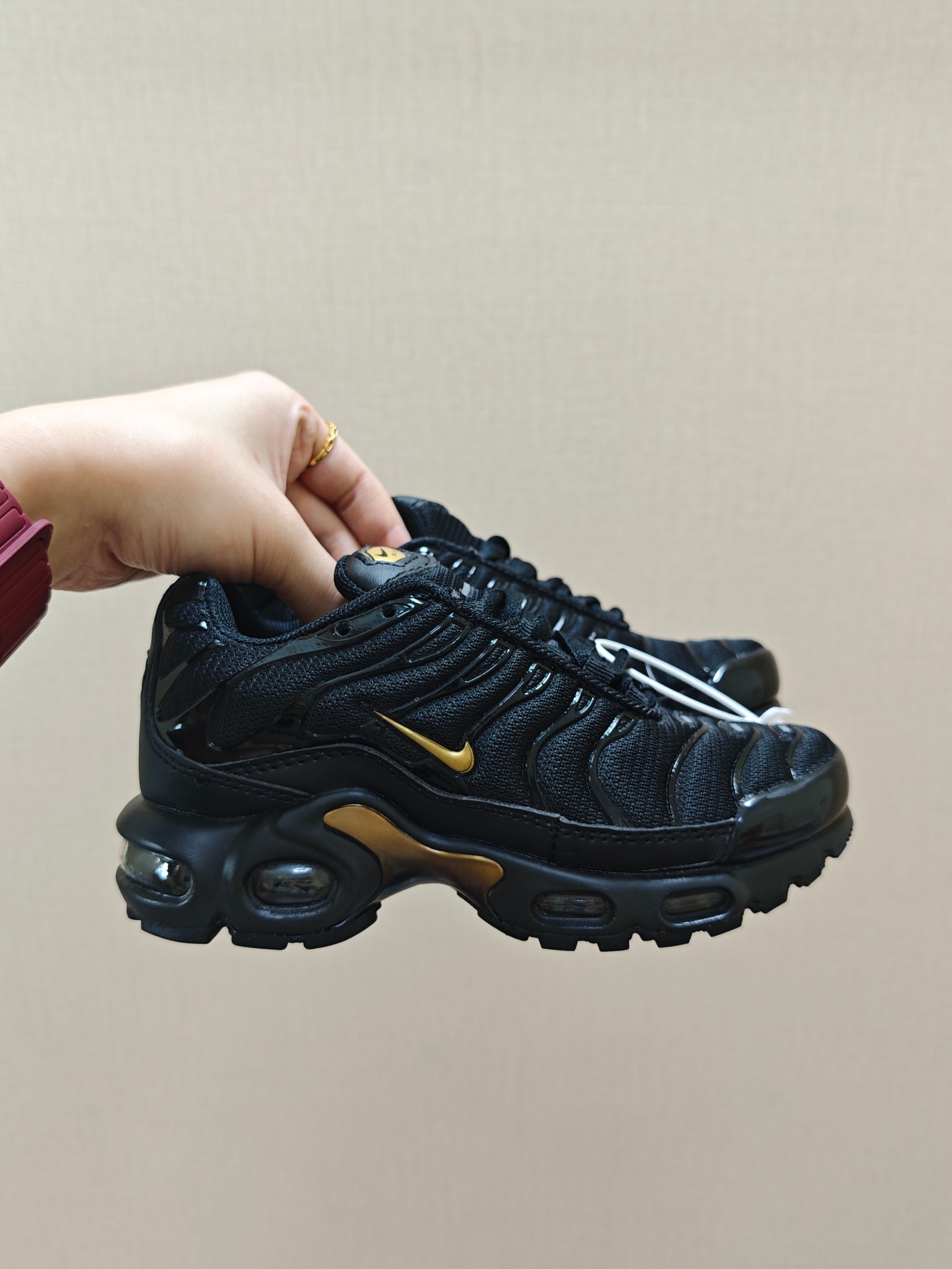 图片[8]-耐克 MAX plus全掌气垫儿童运动鞋 尺码：24-35码 超赞的全掌气垫，脚感超舒适👍🏻 优质鞋面拼接，质感满满💯 上学运动都是超合适单品❤️-选品中心