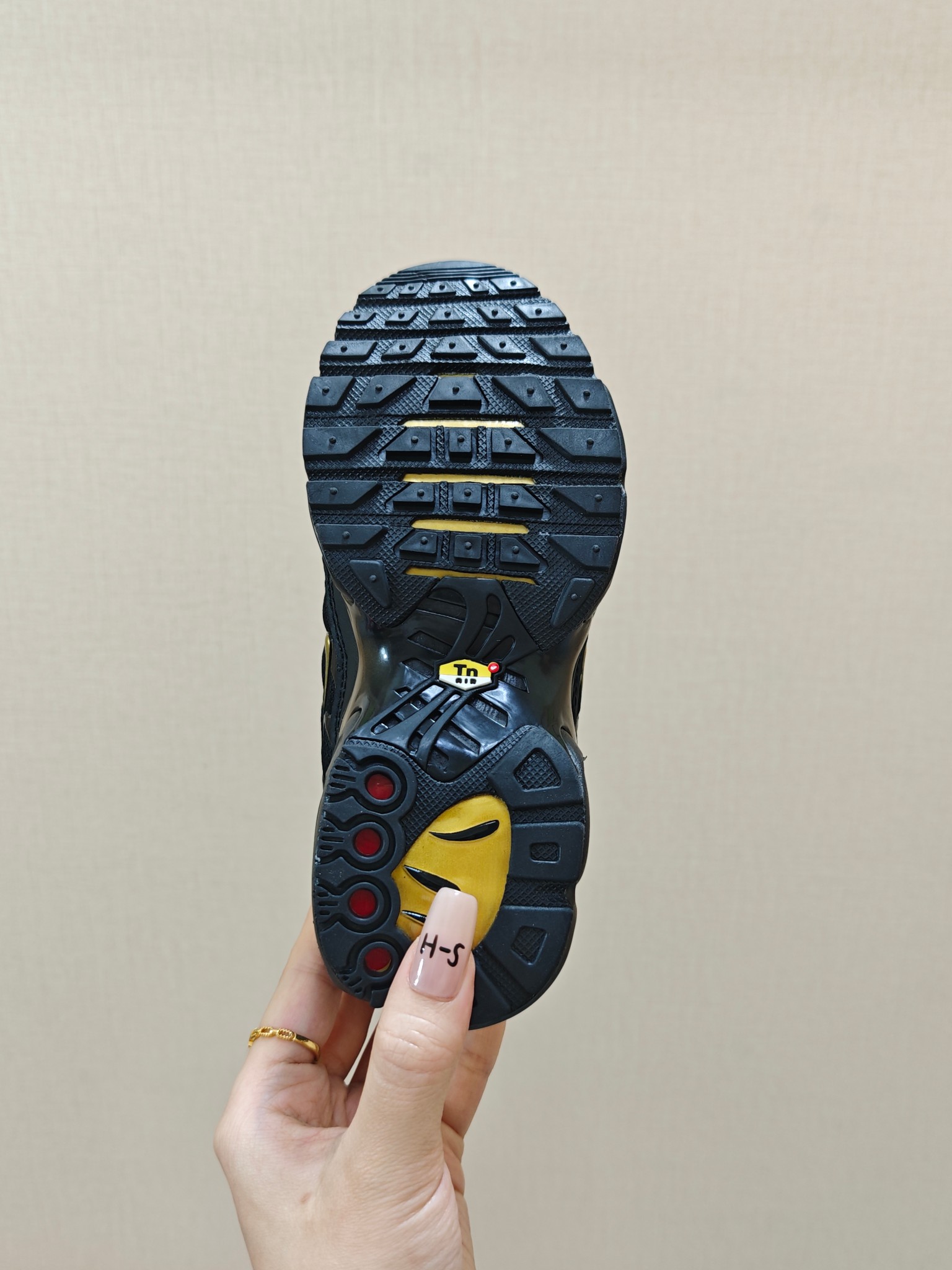 图片[6]-耐克 MAX plus全掌气垫儿童运动鞋 尺码：24-35码 超赞的全掌气垫，脚感超舒适👍🏻 优质鞋面拼接，质感满满💯 上学运动都是超合适单品❤️-选品中心