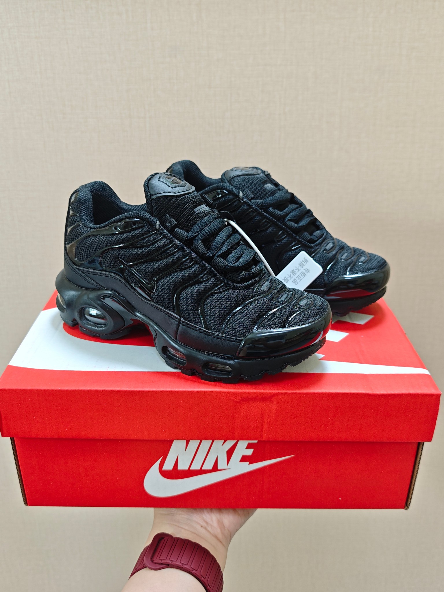 图片[9]-耐克 MAX plus全掌气垫儿童运动鞋 尺码：24-35码 超赞的全掌气垫，脚感超舒适👍🏻 优质鞋面拼接，质感满满💯 上学运动都是超合适单品❤️-选品中心