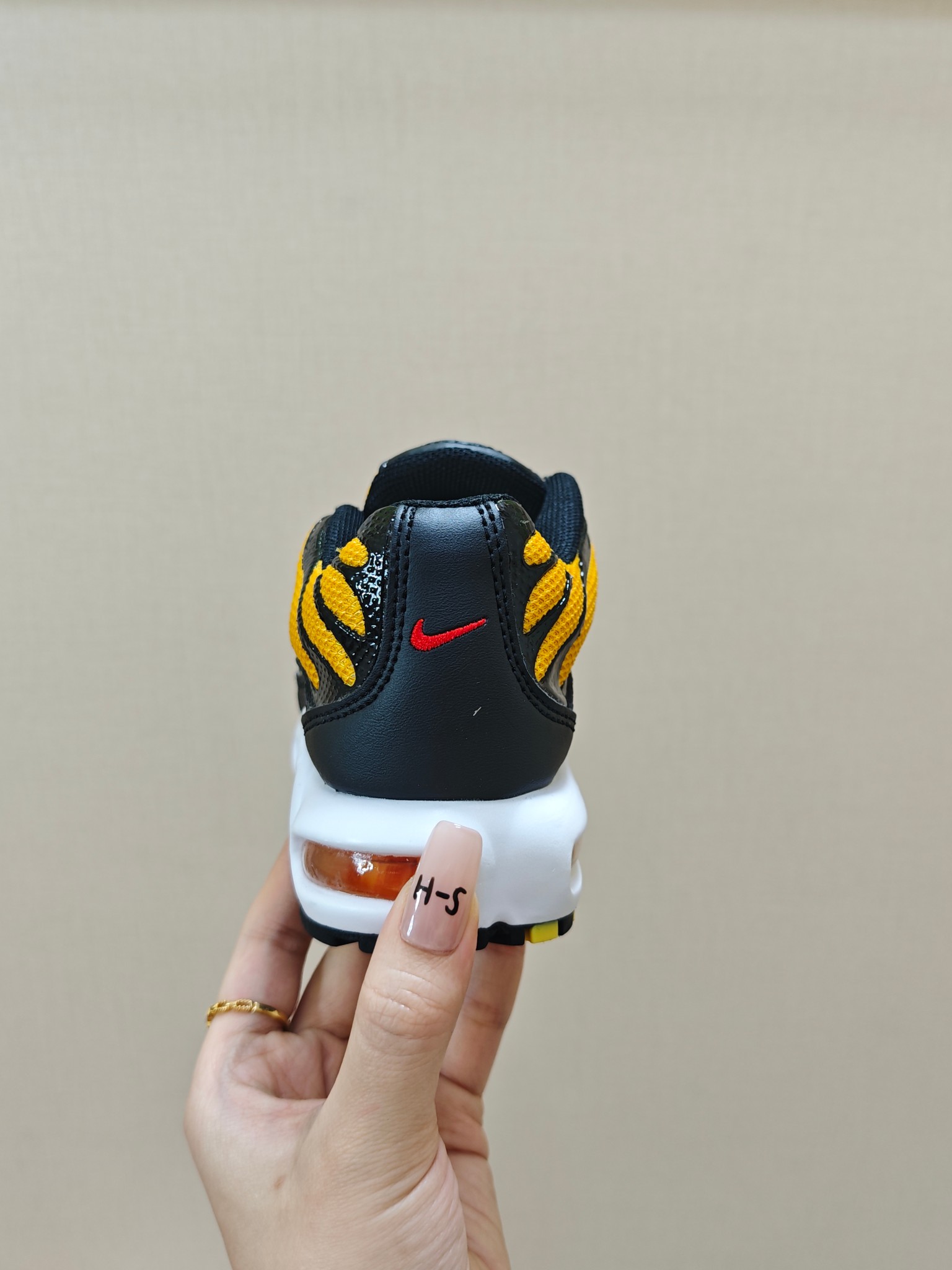 图片[5]-耐克 MAX plus全掌气垫儿童运动鞋 尺码：24-35码 超赞的全掌气垫，脚感超舒适👍🏻 优质鞋面拼接，质感满满💯 上学运动都是超合适单品❤️-选品中心