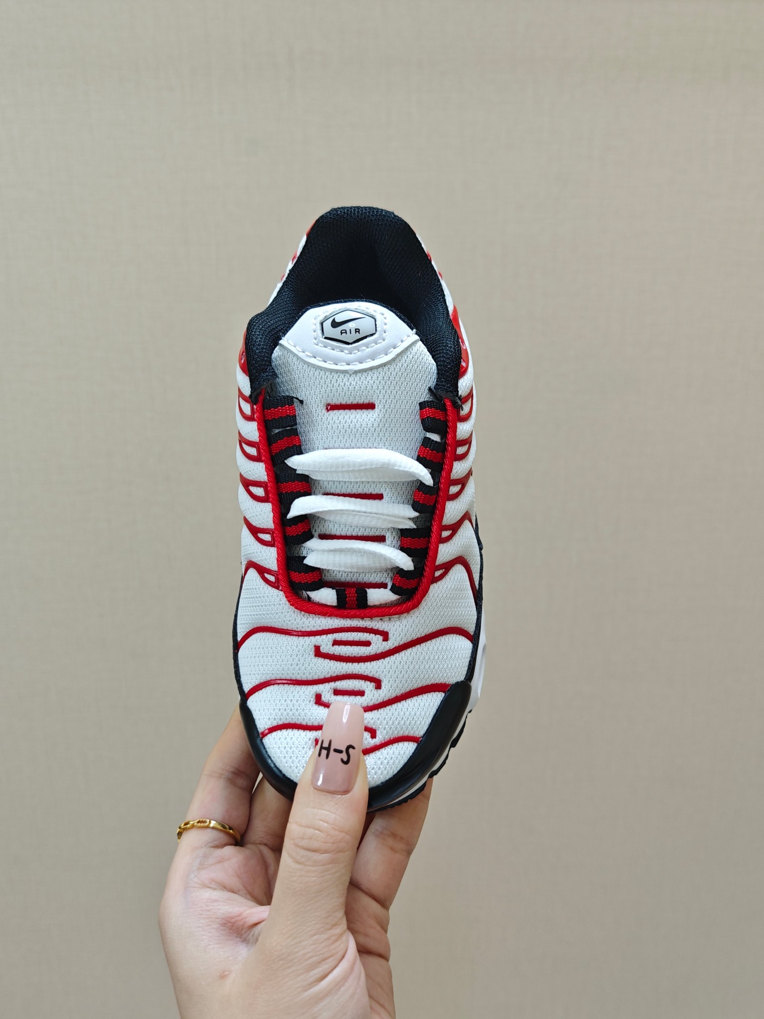 图片[4]-耐克 MAX plus全掌气垫儿童运动鞋 尺码：24-35码 超赞的全掌气垫，脚感超舒适👍🏻 优质鞋面拼接，质感满满💯 上学运动都是超合适单品❤️-选品中心