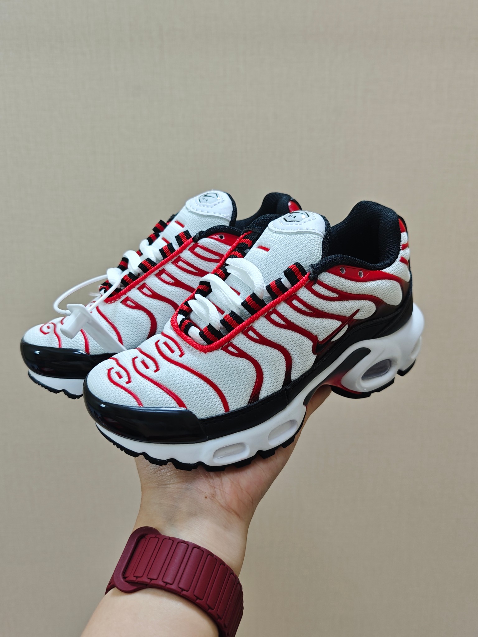 图片[7]-耐克 MAX plus全掌气垫儿童运动鞋 尺码：24-35码 超赞的全掌气垫，脚感超舒适👍🏻 优质鞋面拼接，质感满满💯 上学运动都是超合适单品❤️-选品中心