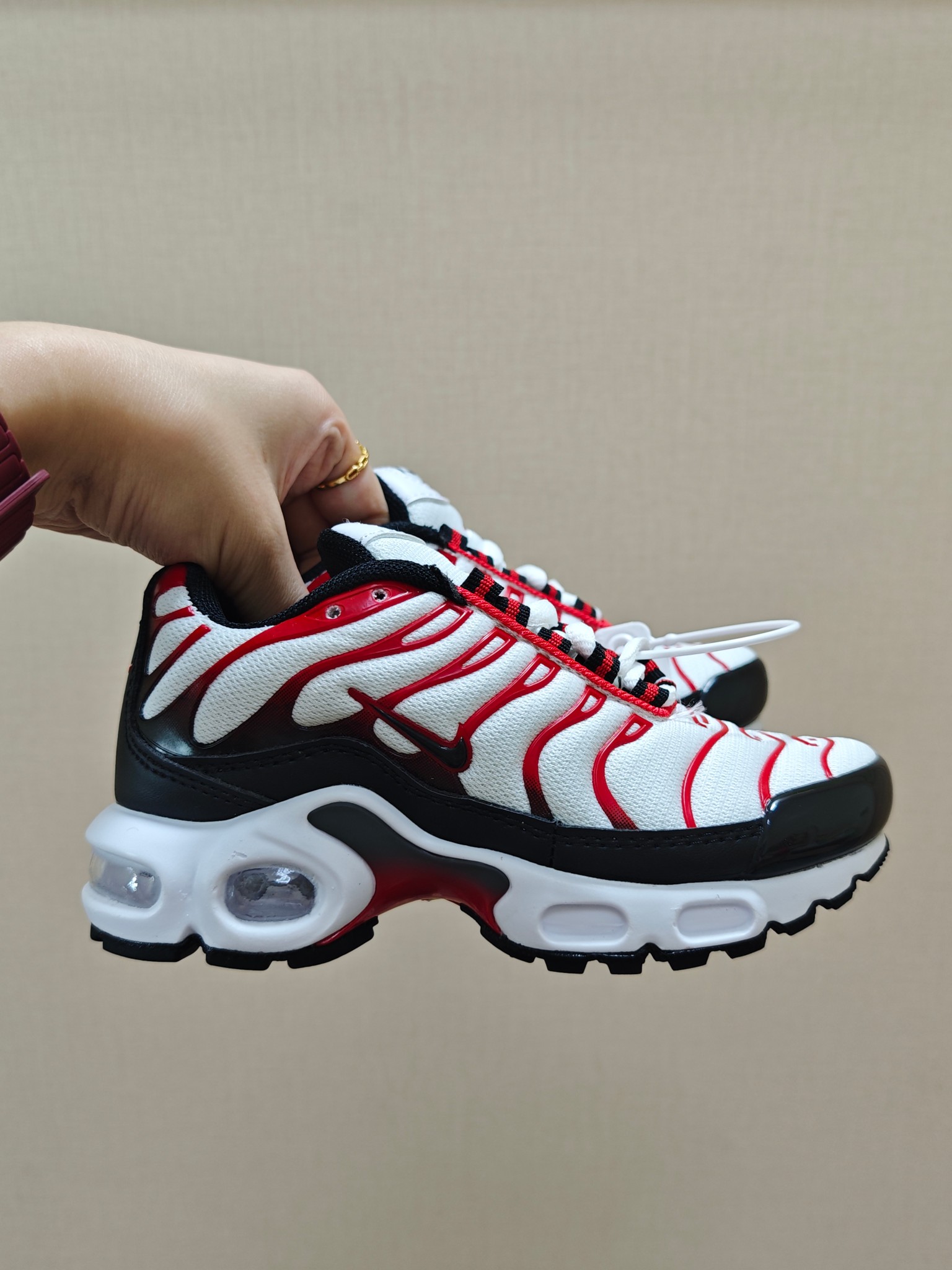 图片[8]-耐克 MAX plus全掌气垫儿童运动鞋 尺码：24-35码 超赞的全掌气垫，脚感超舒适👍🏻 优质鞋面拼接，质感满满💯 上学运动都是超合适单品❤️-选品中心