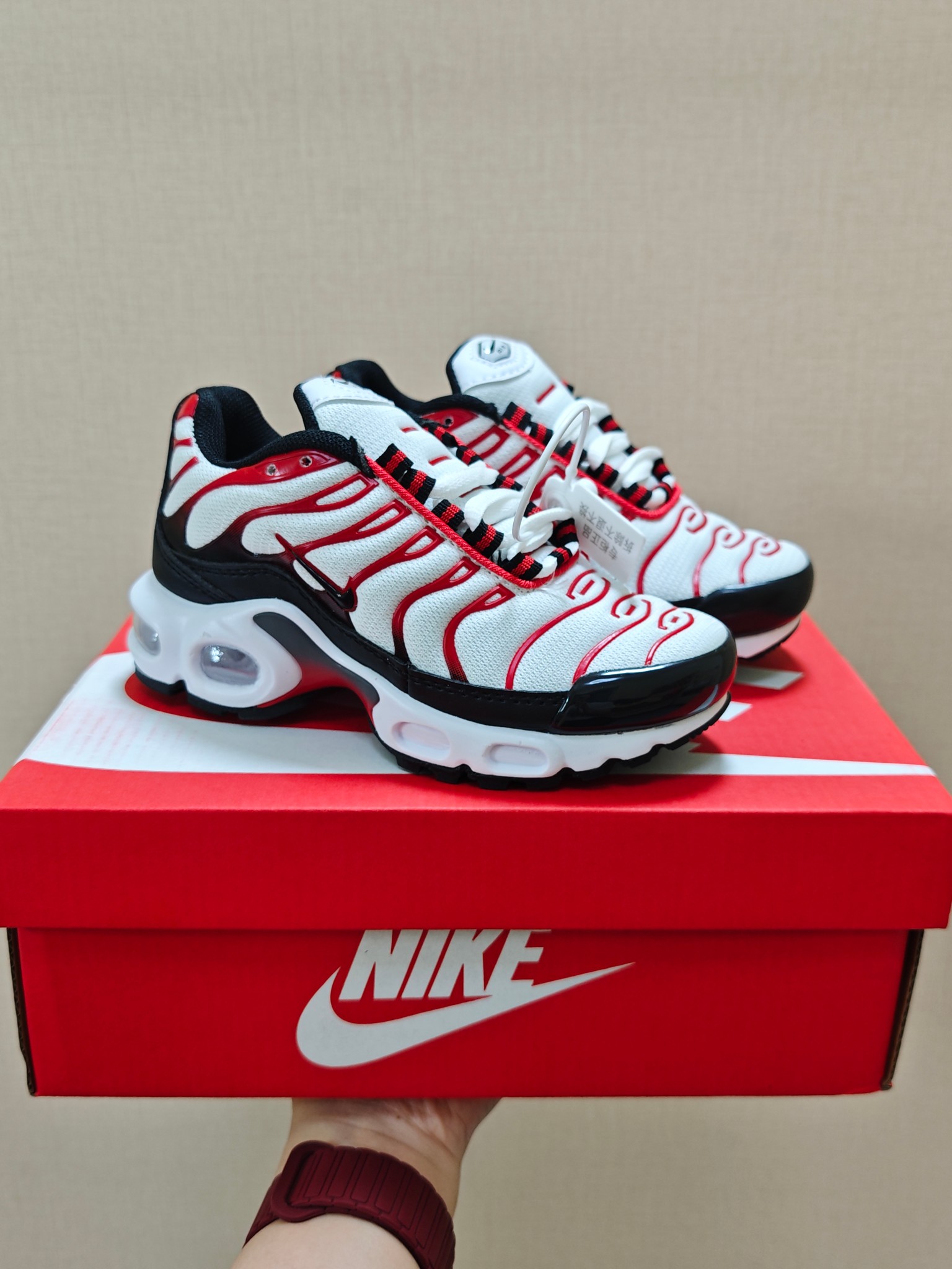 图片[9]-耐克 MAX plus全掌气垫儿童运动鞋 尺码：24-35码 超赞的全掌气垫，脚感超舒适👍🏻 优质鞋面拼接，质感满满💯 上学运动都是超合适单品❤️-选品中心