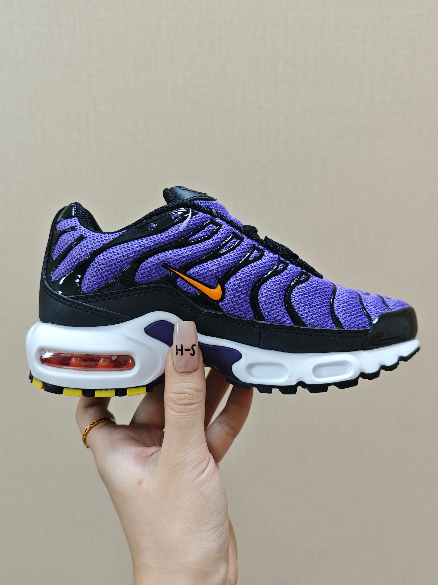 图片[3]-耐克 MAX plus全掌气垫儿童运动鞋 尺码：24-35码 超赞的全掌气垫，脚感超舒适👍🏻 优质鞋面拼接，质感满满💯 上学运动都是超合适单品❤️-选品中心