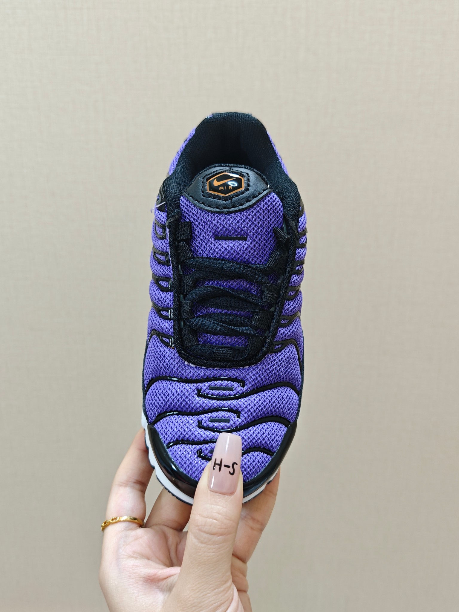 图片[4]-耐克 MAX plus全掌气垫儿童运动鞋 尺码：24-35码 超赞的全掌气垫，脚感超舒适👍🏻 优质鞋面拼接，质感满满💯 上学运动都是超合适单品❤️-选品中心