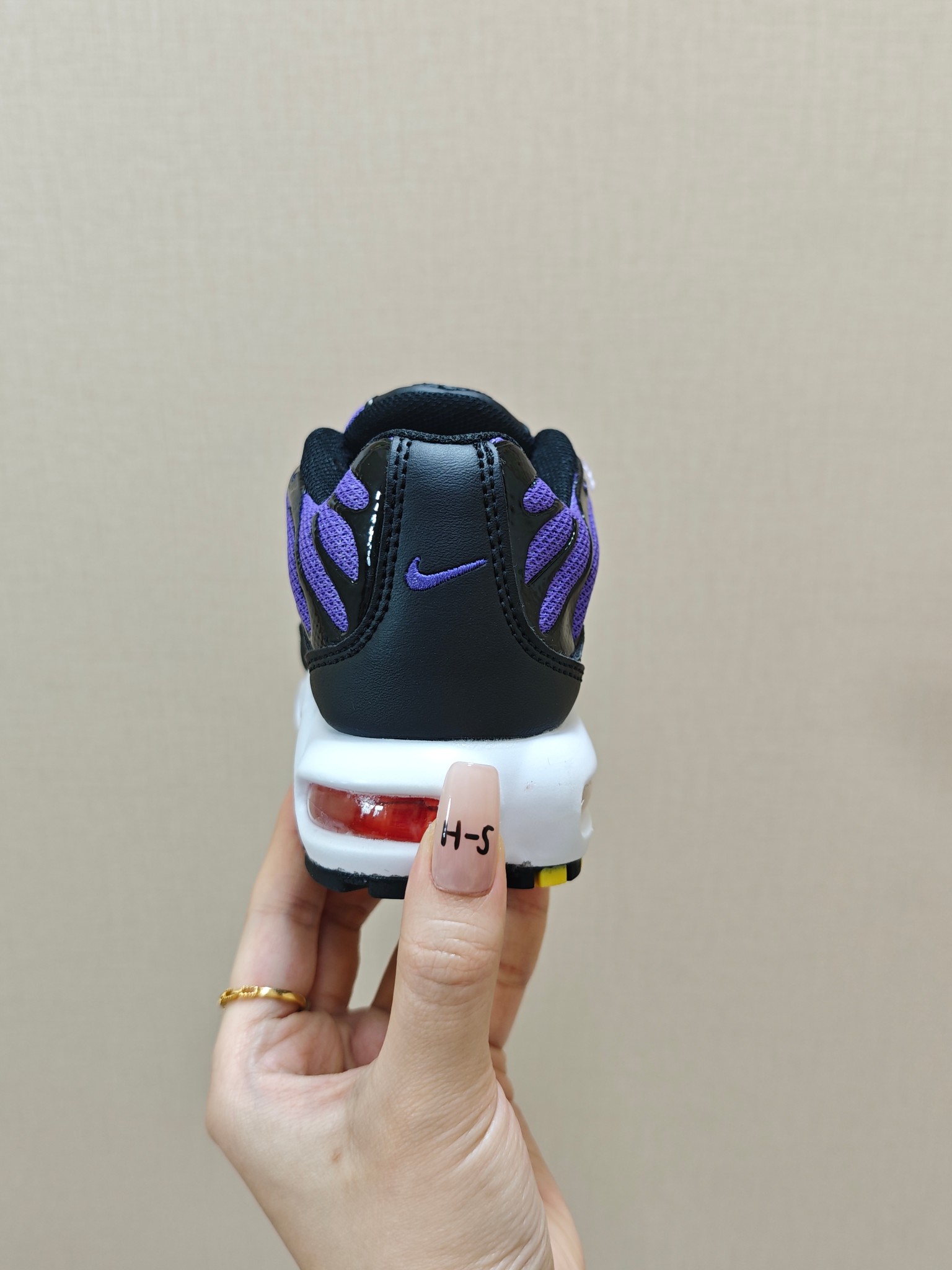 图片[5]-耐克 MAX plus全掌气垫儿童运动鞋 尺码：24-35码 超赞的全掌气垫，脚感超舒适👍🏻 优质鞋面拼接，质感满满💯 上学运动都是超合适单品❤️-选品中心