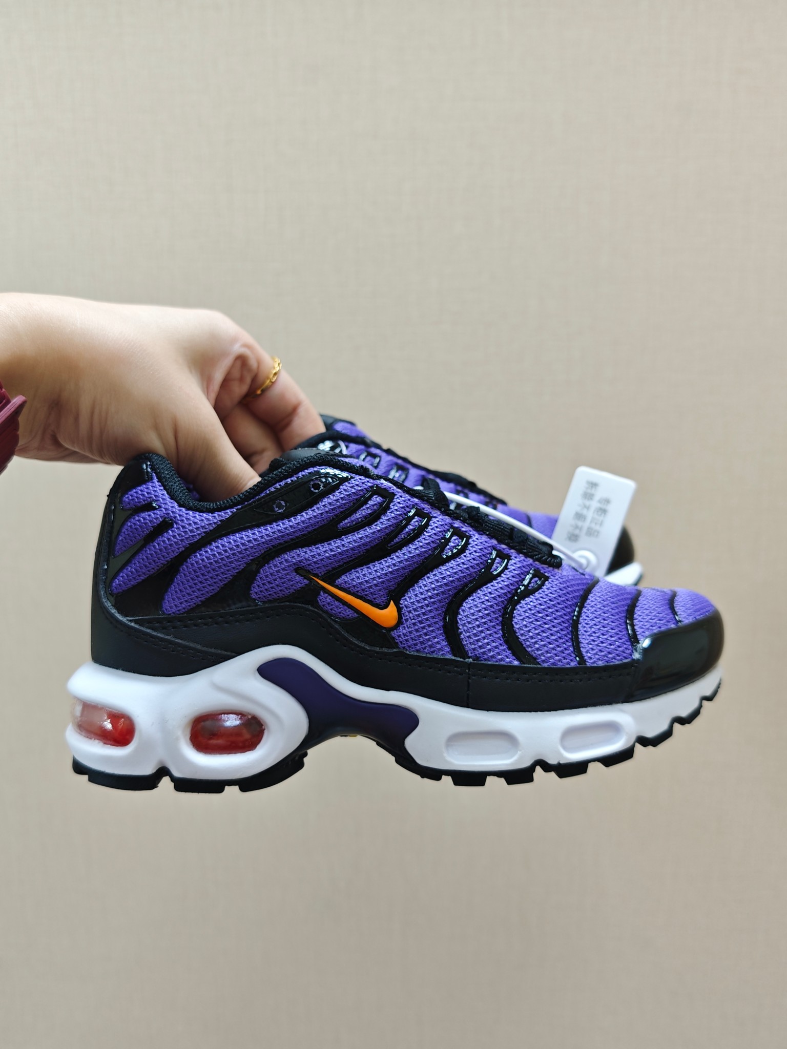 图片[8]-耐克 MAX plus全掌气垫儿童运动鞋 尺码：24-35码 超赞的全掌气垫，脚感超舒适👍🏻 优质鞋面拼接，质感满满💯 上学运动都是超合适单品❤️-选品中心