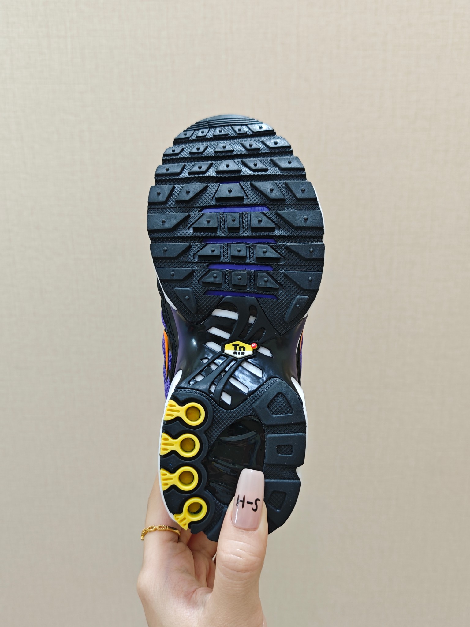 图片[6]-耐克 MAX plus全掌气垫儿童运动鞋 尺码：24-35码 超赞的全掌气垫，脚感超舒适👍🏻 优质鞋面拼接，质感满满💯 上学运动都是超合适单品❤️-选品中心