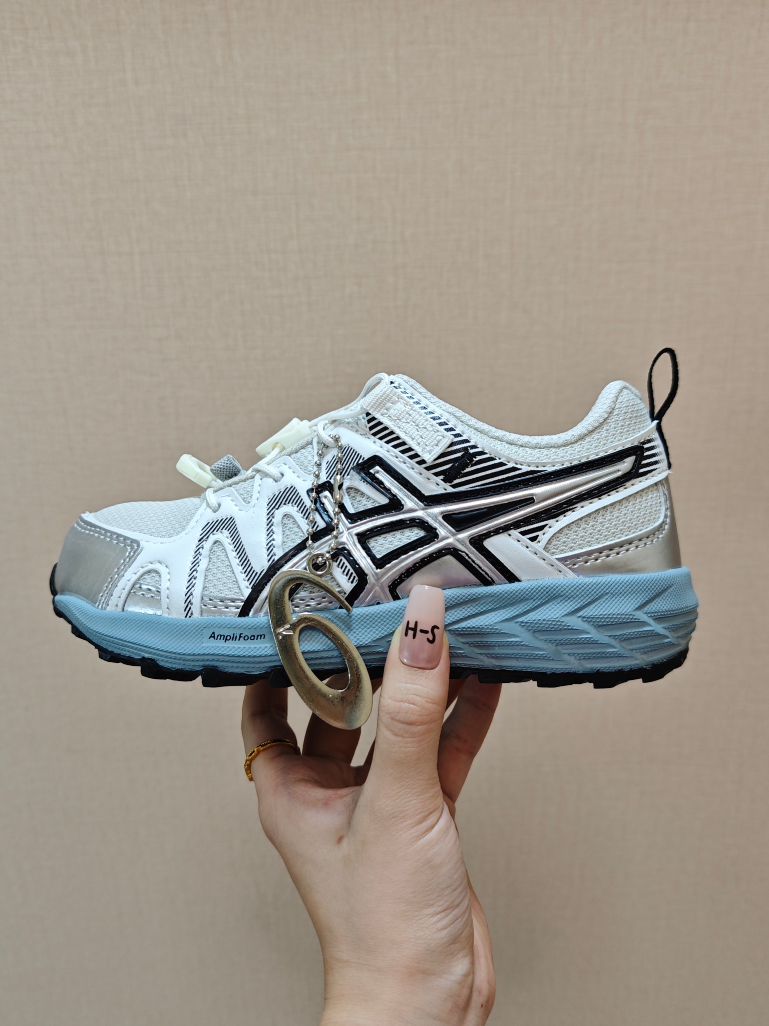 ASICS亚瑟士童鞋GEL-SONOMA FE儿童夏季户外徒步登山鞋 ❤️ 尺码：27-39 松紧带调节方便！好穿又好搭真的没话说，轻量还舒适透气，橡胶大底走路也很稳很扎实，好穿又时髦。-选品中心