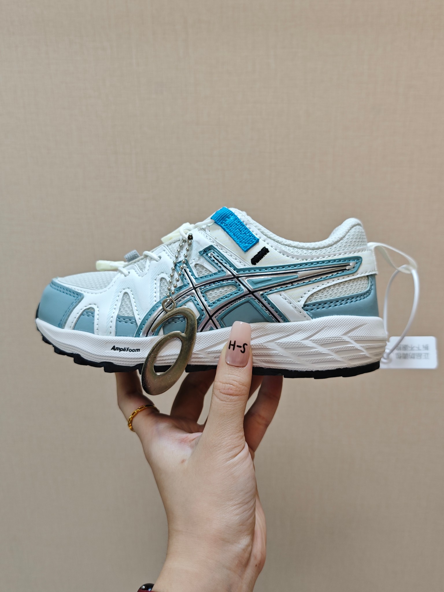 ASICS亚瑟士童鞋GEL-SONOMA FE儿童夏季户外徒步登山鞋 ❤️ 尺码：27-39 松紧带调节方便！好穿又好搭真的没话说，轻量还舒适透气，橡胶大底走路也很稳很扎实，好穿又时髦。-选品中心