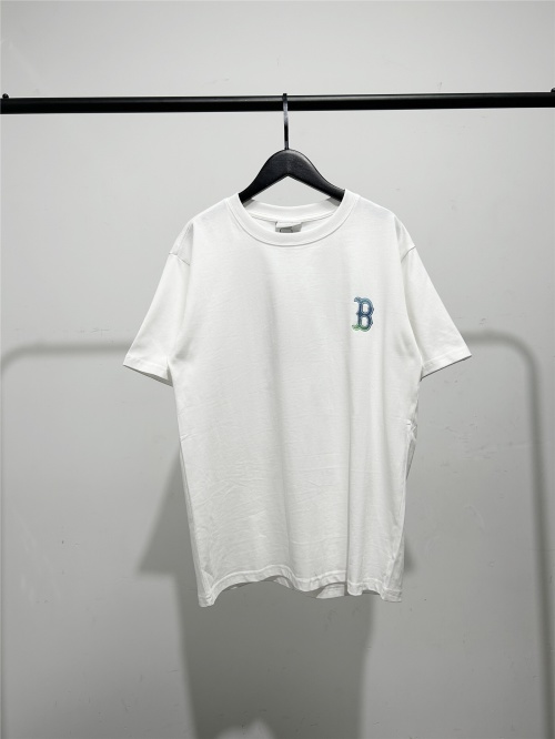 MLB New York Yankees Graphic Print T-Shirt - Comfortable & Stylish 1 MLB New York Yankees Graphic Print T-Shirt – Comfortable & Stylish