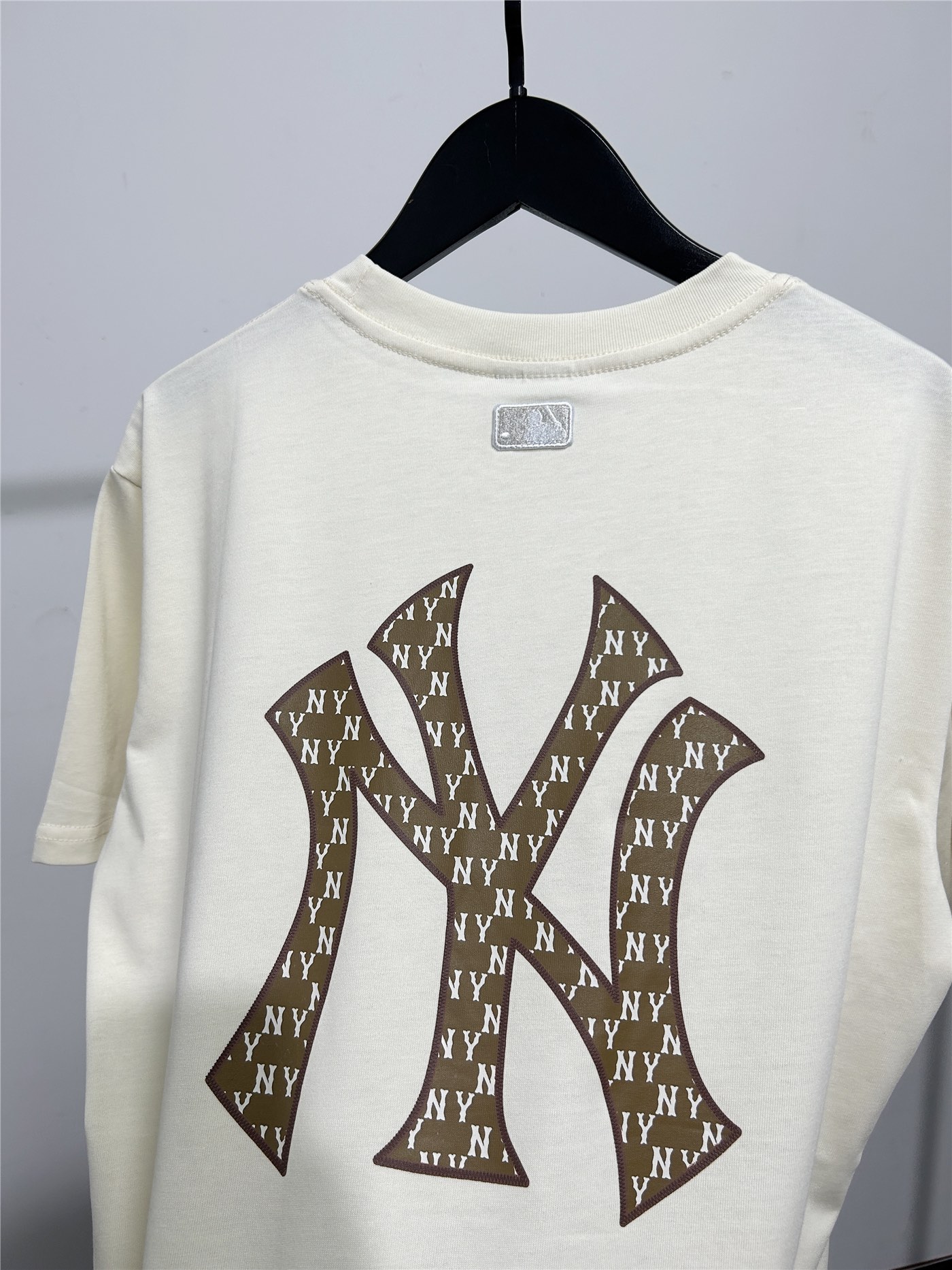 MLB New York Yankees Camiseta de manga corta con logo grande estampado en la espalda 5 i1740160775 5893 7
