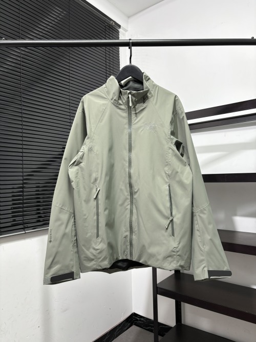 Arc'teryx Outdoor Softshell Jacket | Windproof, Water-Resistant, Breathable 1 Arc’teryx Outdoor Softshell Jacket | Windproof, Water-Resistant, Breathable