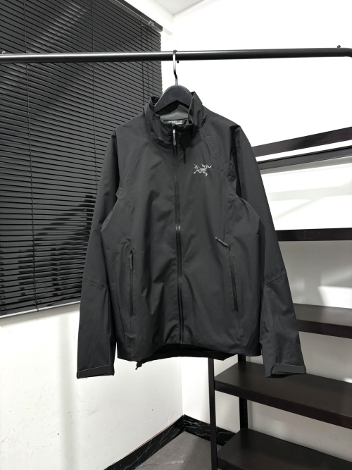 Arcteryx Woven Outdoor Jacket: Windproof, Water-Resistant, Breathable - High Quality 1 Arcteryx Woven Outdoor Jacket: Windproof, Water-Resistant, Breathable – High Quality