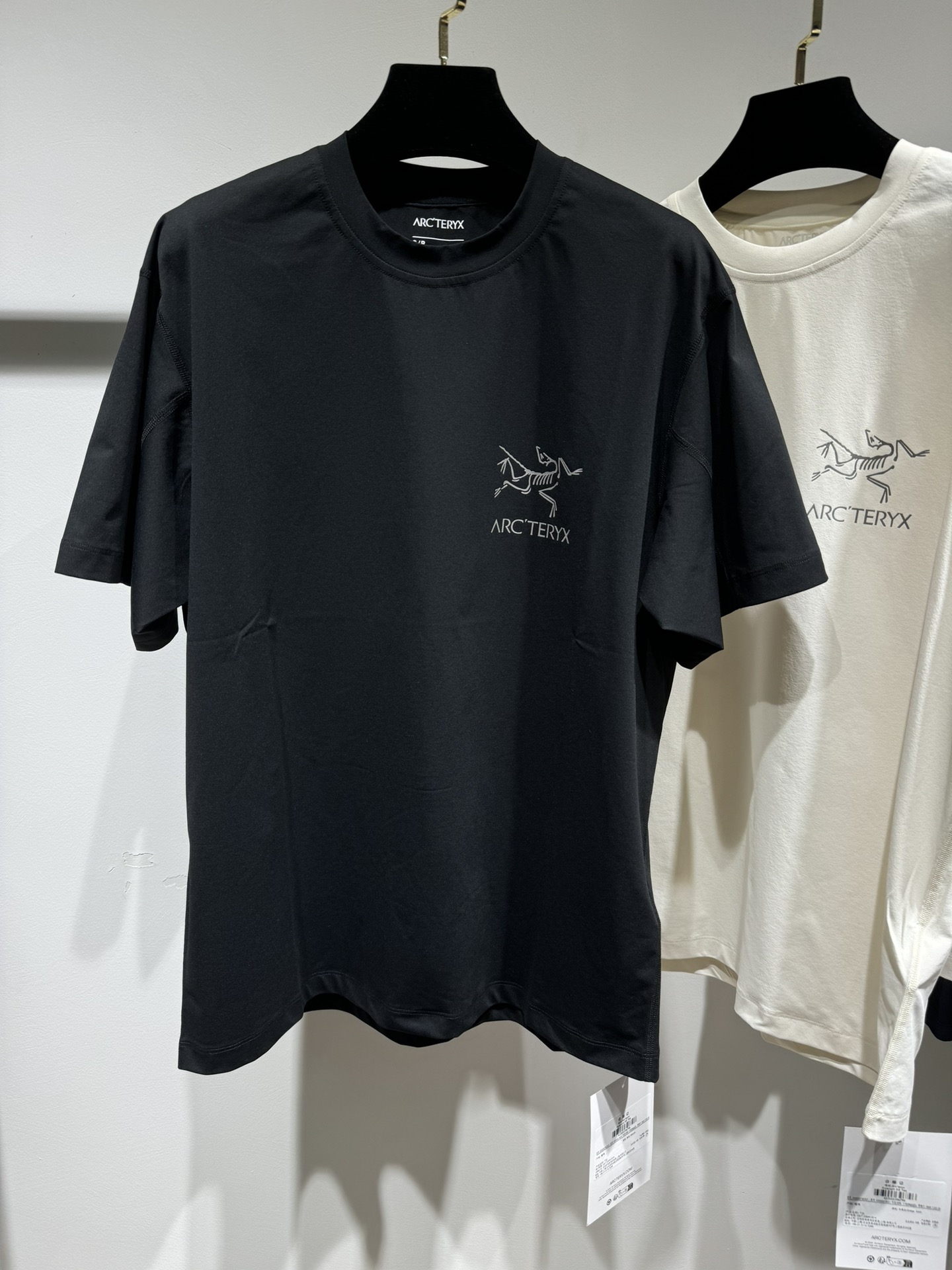 Arcteryx בגדים חולצה קצרה צבע אפריקוט שחור ניסקס שינה קצרה