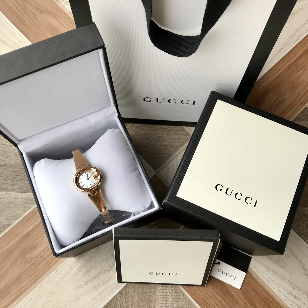 Часы Gucci