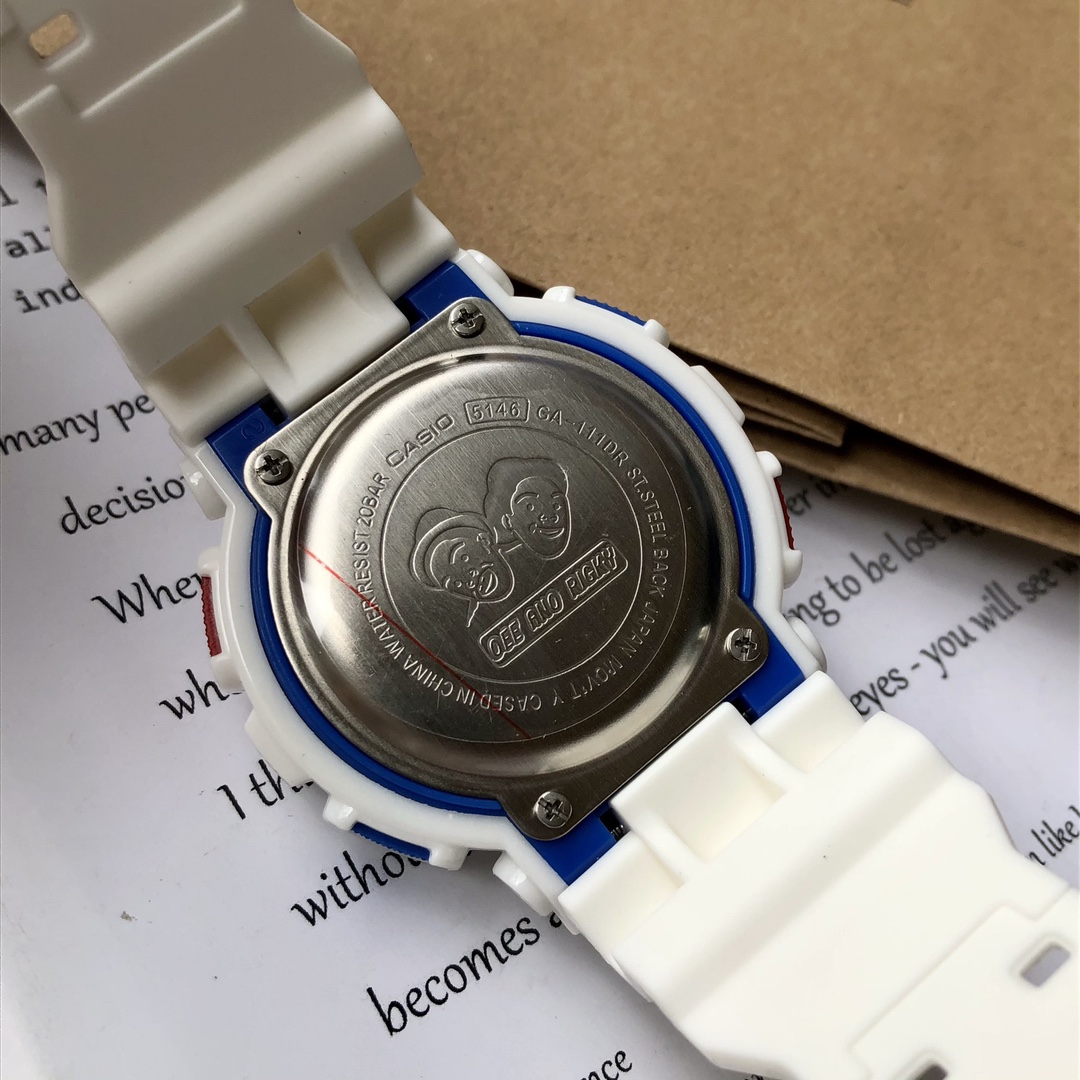批💰80配盒
卡西欧乐高联名 延续色彩鲜艳的趣味感,以红蓝黄绿搭配简洁白色表身,诠释街头顽童的独特风格。表带印上"DEE AND RICKY"字样,表背刻有双人头像图案表盘外直径约53mm,手表小红书已爆#G-shock回头率爆表!细节上面小伙伴们绝D放心!这绝对是掌柜的自留款!今年的货可是T猫国际同源喔最重要的还是得抠细节划重点!第一,对于这只手表,既然是贸易单,那机芯绝对是进口,进口🇯🇵岛国的,小🇯🇵的严苛程度你们懂得,所以各位老铁随意拆机对比,性能不稳白送!第二,实体专柜什么样,这批手表就什么样,无偏差,表带树脂的,防震度极高,三度防水而且防磁,随意对比市面通货,我相信你会回来的!第三,功能极多,指南针,秒表(精确到1/1000秒)温度计,世界时间,倒计时,闹铃,间歇响报,45度自动抬手亮Led照明!第四,手表随意造,随意玩,随意按,不会这么容易失灵的,毕竟贸易单,光质检就得过好几道!掌柜反正自留了,各位老铁自留还是送人就看你们了,自留留的绝对是品质,送人送的绝对是档次!