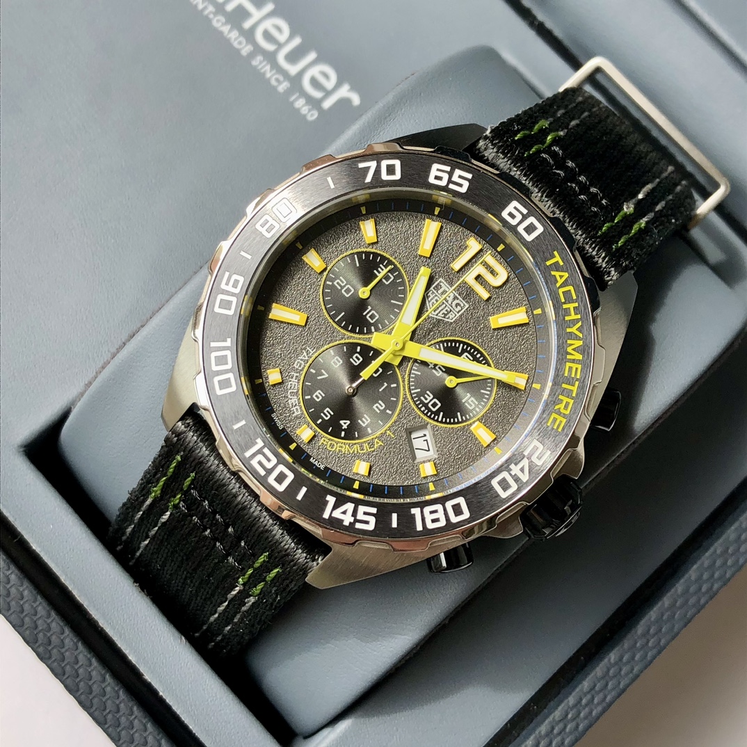 NO:385694,Batch. New models arrive!  High appearance! original Tagheuer F1 series, quartz men's watch original single product!  Six-pin chronograph with calendar!  Original Swiss movement!  Steel strap case, sapphire glass!  The counter is sold for more than 10,000 yuan!  ~43mm watch diameter!  Complete packaging for the counter!  tag heue19860909批.新款到！高颜值! original Tagheuer 泰格豪雅F1系列,石英男士腕表 原单货！六针计时带日历！瑞士原装机芯！精钢表带表壳,蓝宝石玻璃！专柜售价一万多！～43mm表径！配专柜全套包装！,,tag heue,Watch
