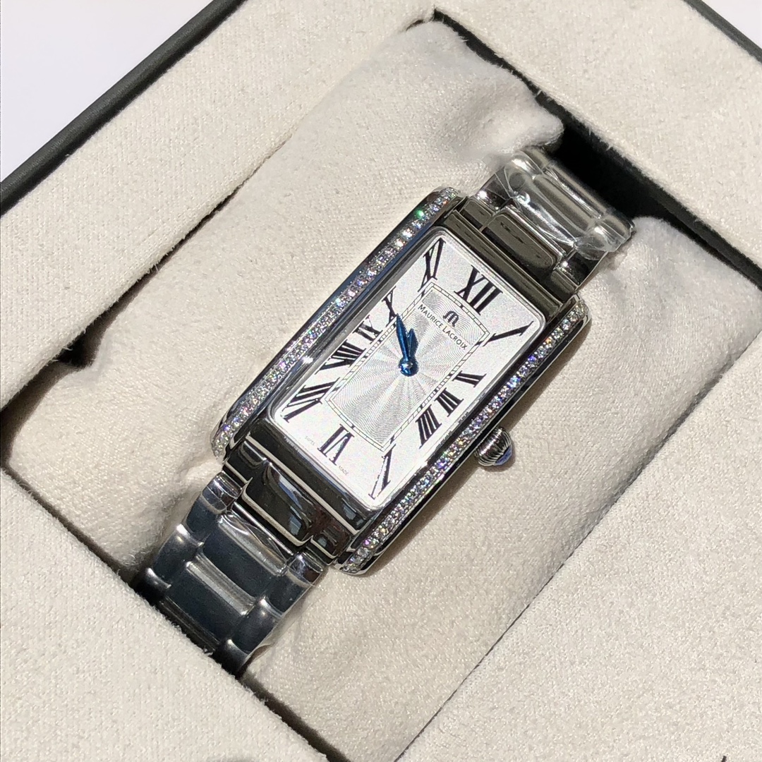 NO:157017,MAURICE LACROIC Aimee FlABA series pure raw quartz women's watch, scarce resources, good goods are not afraid of waiting!  The top highlight technology is definitely not something that ordinary small workshops can produce!  OEM channels flow out, fidelity!  It is picked up when you buy this price. It supports disassembly inspection and comparison of any professional organization. It is equipped with an original Swiss quartz movement, with a watch diameter of 39*20.9mm, and a 54 diamonds inlaid with the ring mouth, which is high-end and atmospheric!  904L stainless steel case strap, curved sapphire crystal anti-glare mirror, 50-meter daily waterproof, full packaging with tote bag!  ,,aikon19860909批.MAURICE LACROIC 艾美FlABA系列纯原石英女表,稀缺资源,好货不怕等！顶级高光工艺,绝非普通小作坊可以生产的！代工厂渠道流出,保真！这个价格买到就是捡到,支持任何专业机构的拆机验货和各路对比,搭载原装瑞士石英机芯,表径39*20.9mm,圈口镶嵌54颗钻石,高端大气！904L不锈钢表壳表带、弧形蓝宝石水晶防眩表镜,50米生活防水,全套包装配手提袋！,,aikon,Watch