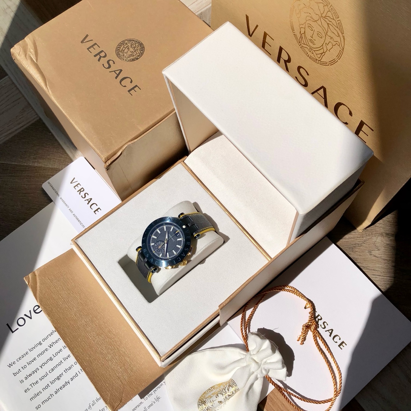 Часы Versace