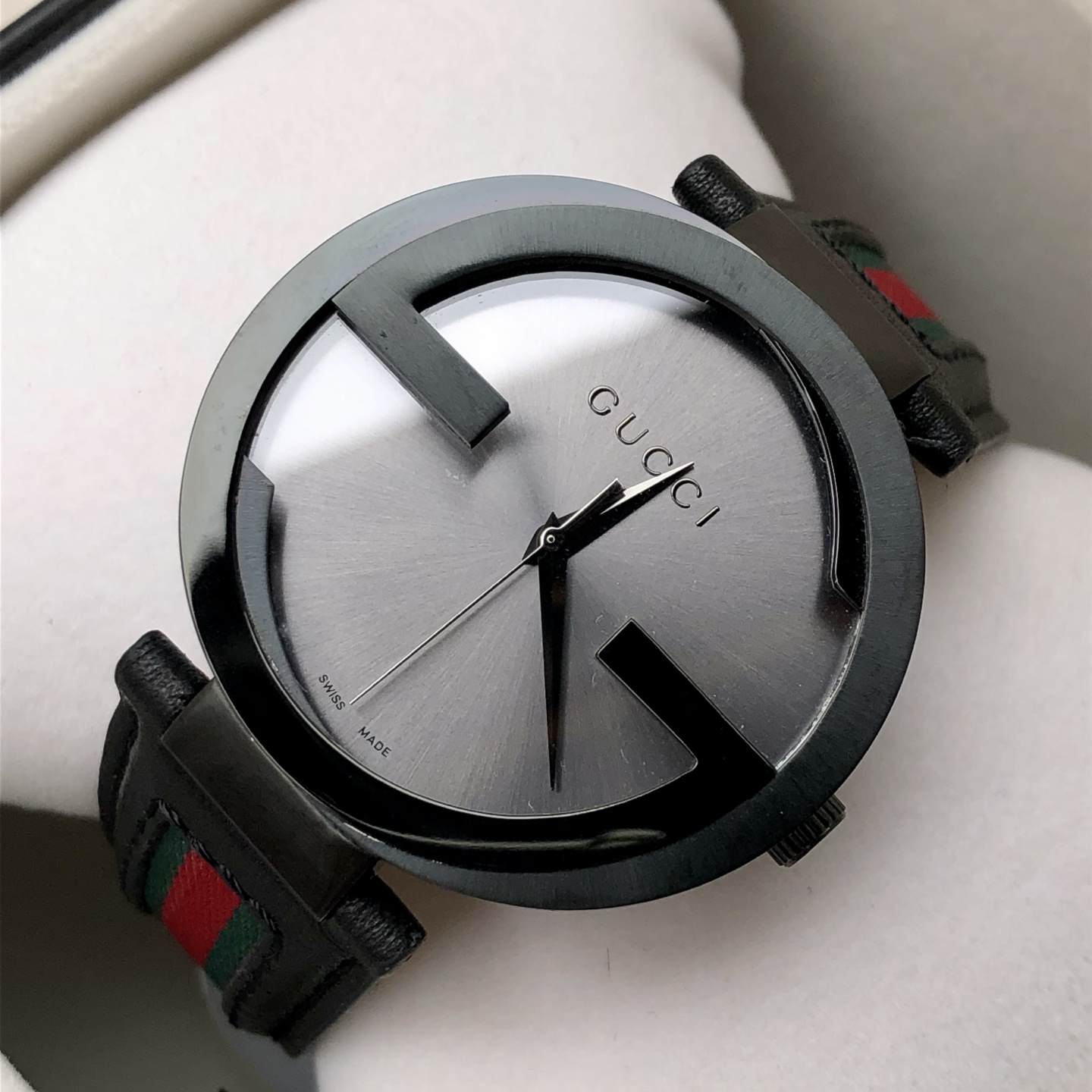 Часы Gucci