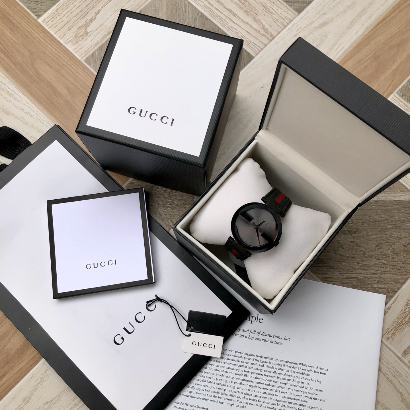 Часы Gucci