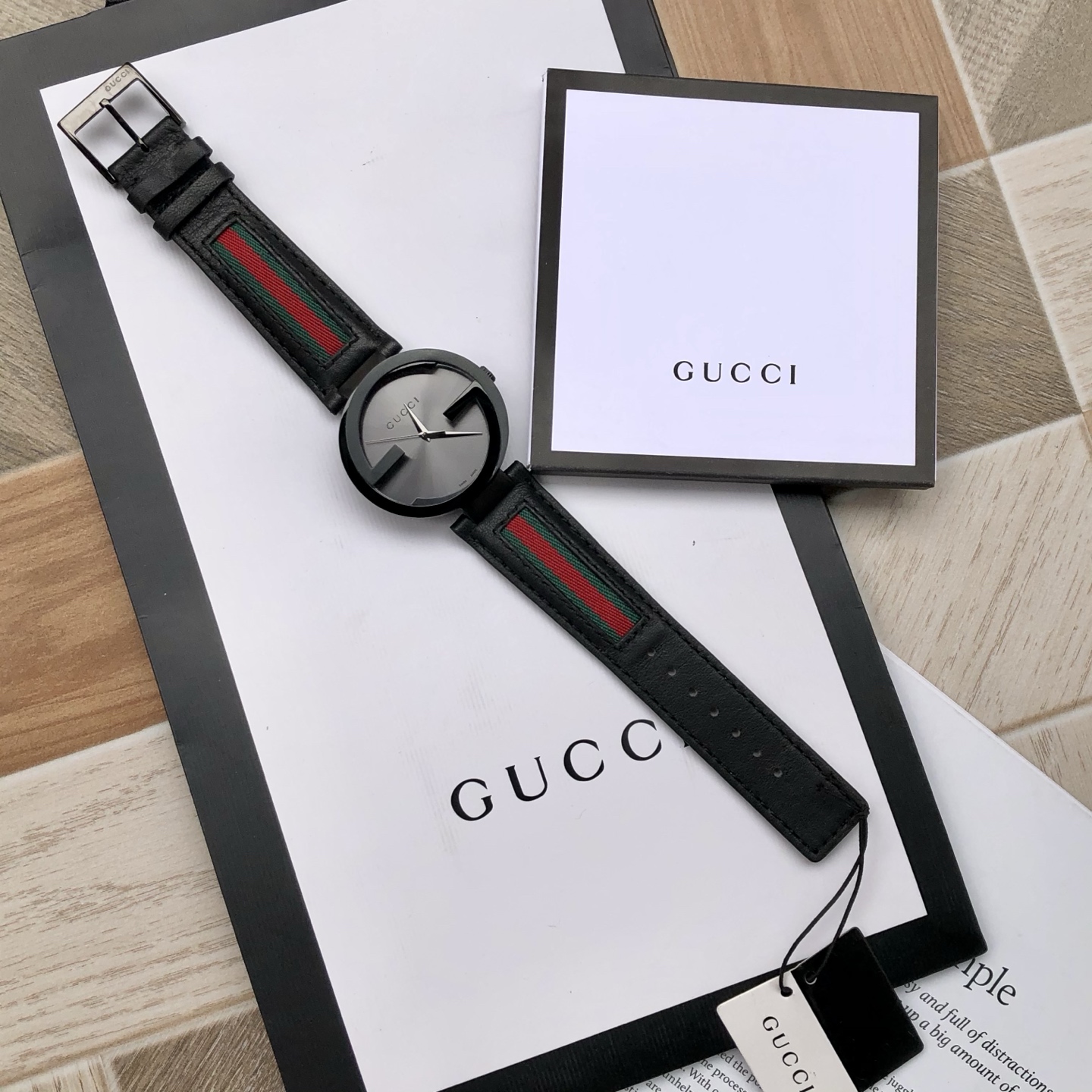 Часы Gucci