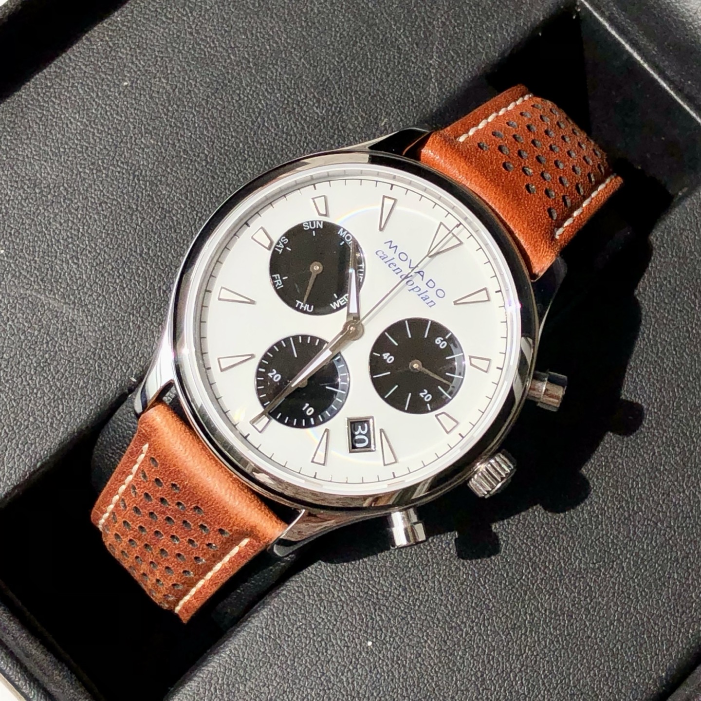 Часы Movado