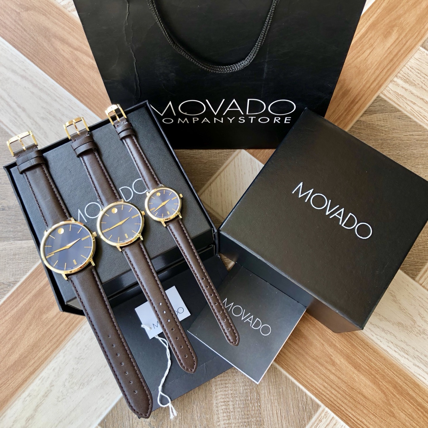 Часы Movado