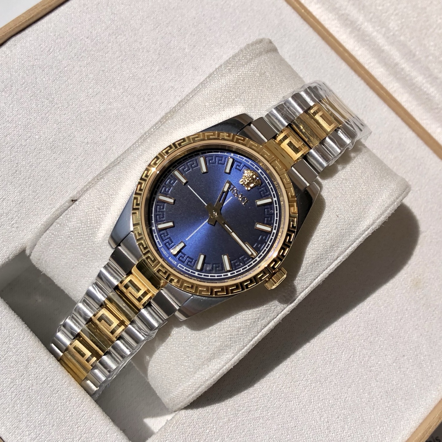 NO:765552,Versace women's 2 deep sapphire blue,versace19860909范思哲 女款 2 深邃宝蓝,,versace,Watch