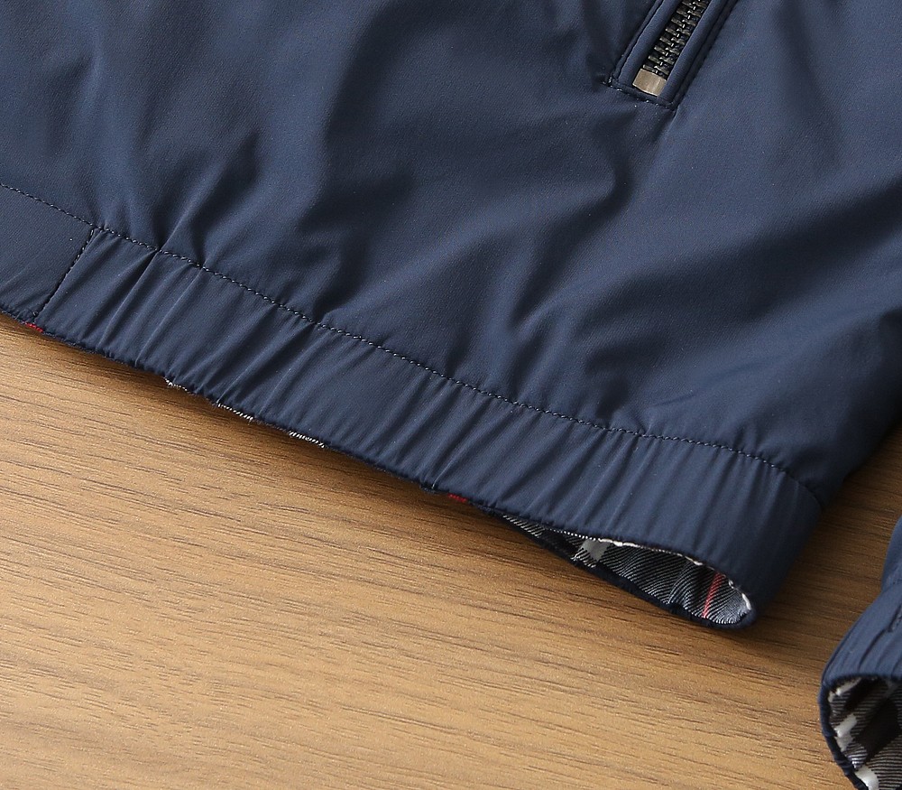 🌾巴宝莉2026ss早春新款发布两面穿夹克外套，四面弹力面料搭配经典格子系列 春季爆款外套，穿上就是舒适