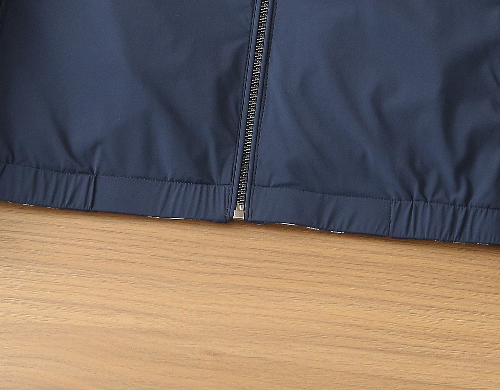 🌾巴宝莉2026ss早春新款发布两面穿夹克外套，四面弹力面料搭配经典格子系列 春季爆款外套，穿上就是舒适