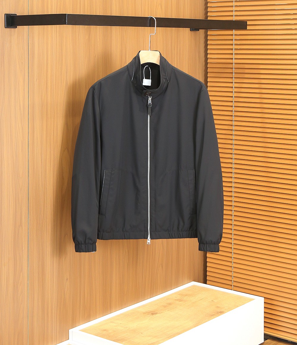 🌾TF汤姆福特2026早春新款立领夹克外套，众多明星都爱穿的时尚百搭单品！喜欢经典简约的朋友,一定不能错