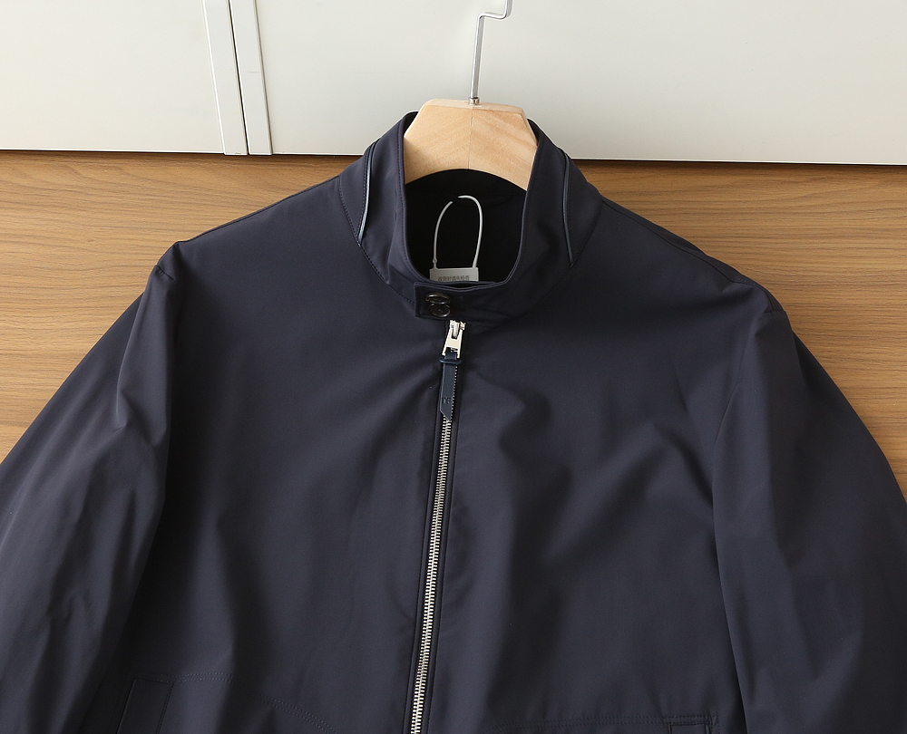 🌾TF汤姆福特2026早春新款立领夹克外套，众多明星都爱穿的时尚百搭单品！喜欢经典简约的朋友,一定不能错