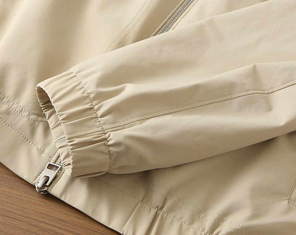 🌾TF汤姆福特2026早春新款立领夹克外套，众多明星都爱穿的时尚百搭单品！喜欢经典简约的朋友,一定不能错