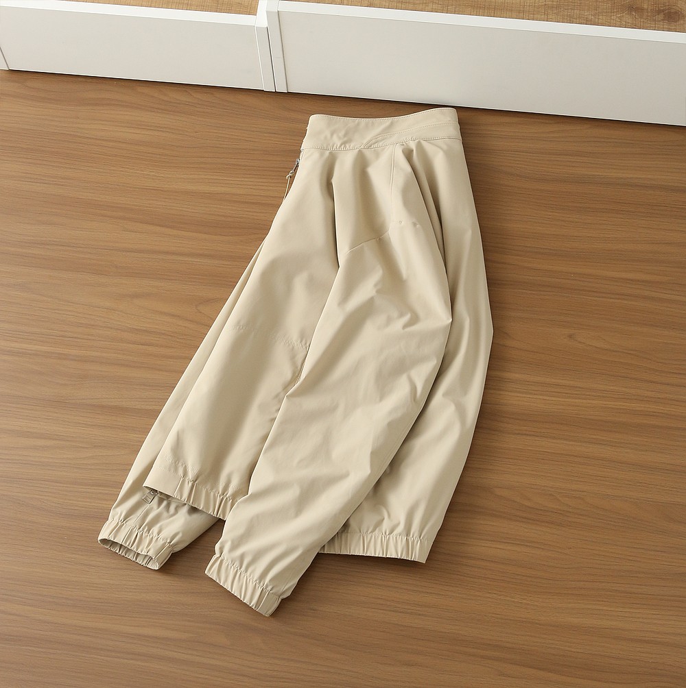 🌾TF汤姆福特2026早春新款立领夹克外套，众多明星都爱穿的时尚百搭单品！喜欢经典简约的朋友,一定不能错