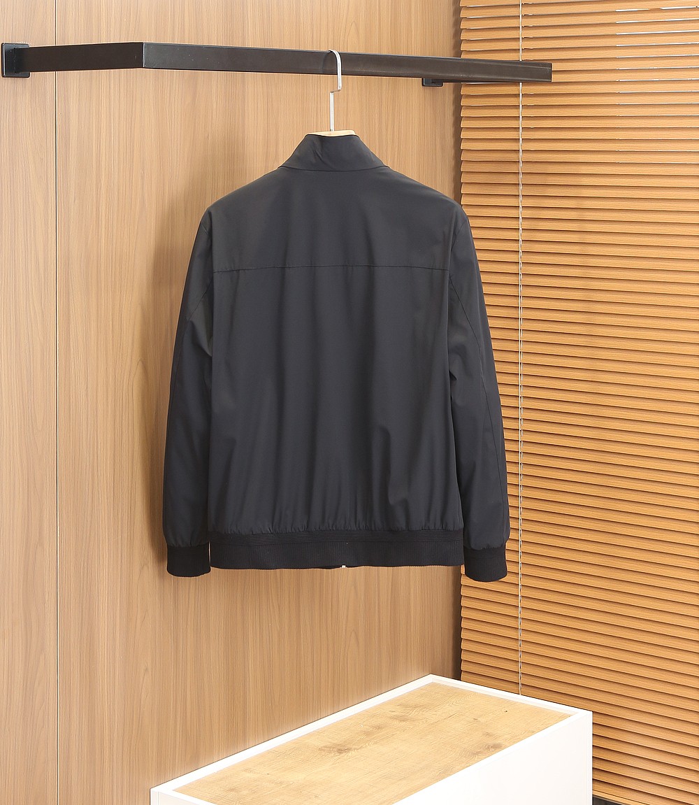 🌾lP🆕诺悠翩雅2026早春新款立领夹克外套，众多明星都爱穿的时尚百搭单品！喜欢经典简约的朋友,一定不能